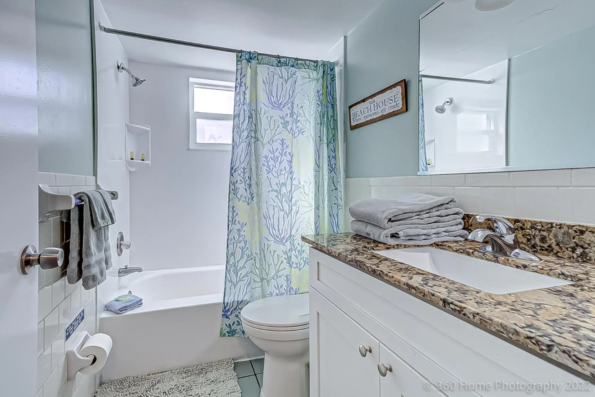 Bathroom in Twins Inn & Apartments