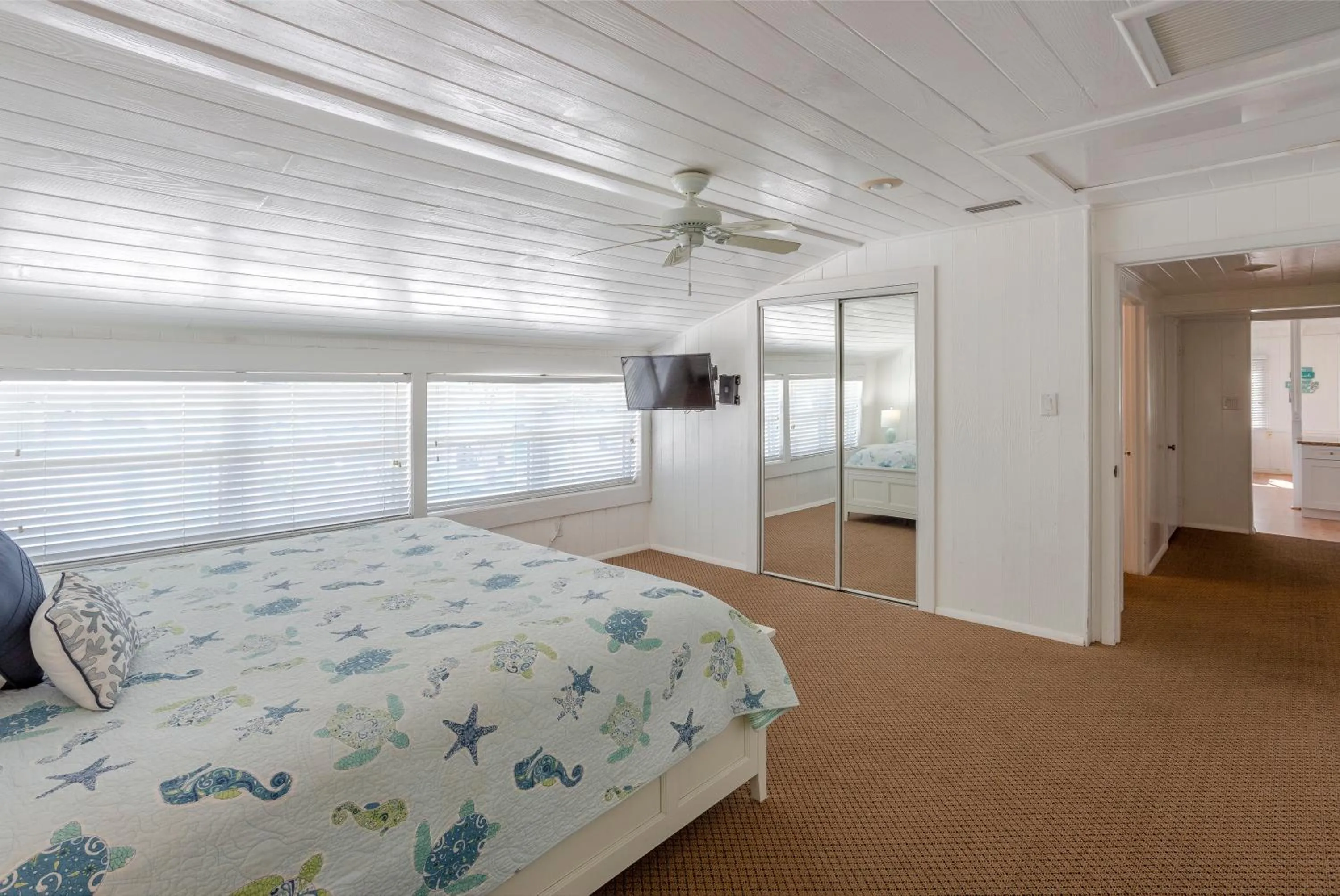 Bed in Twins Inn & Apartments