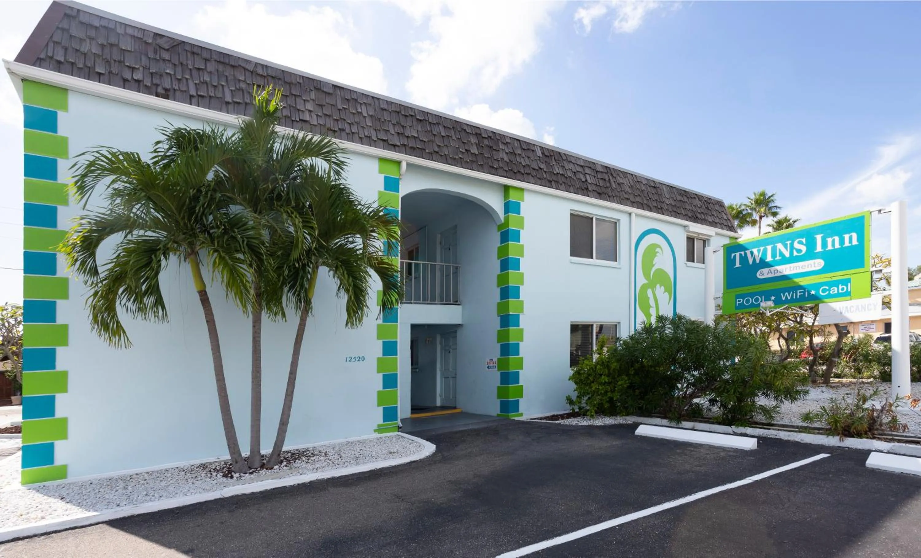 Twins Inn & Apartments