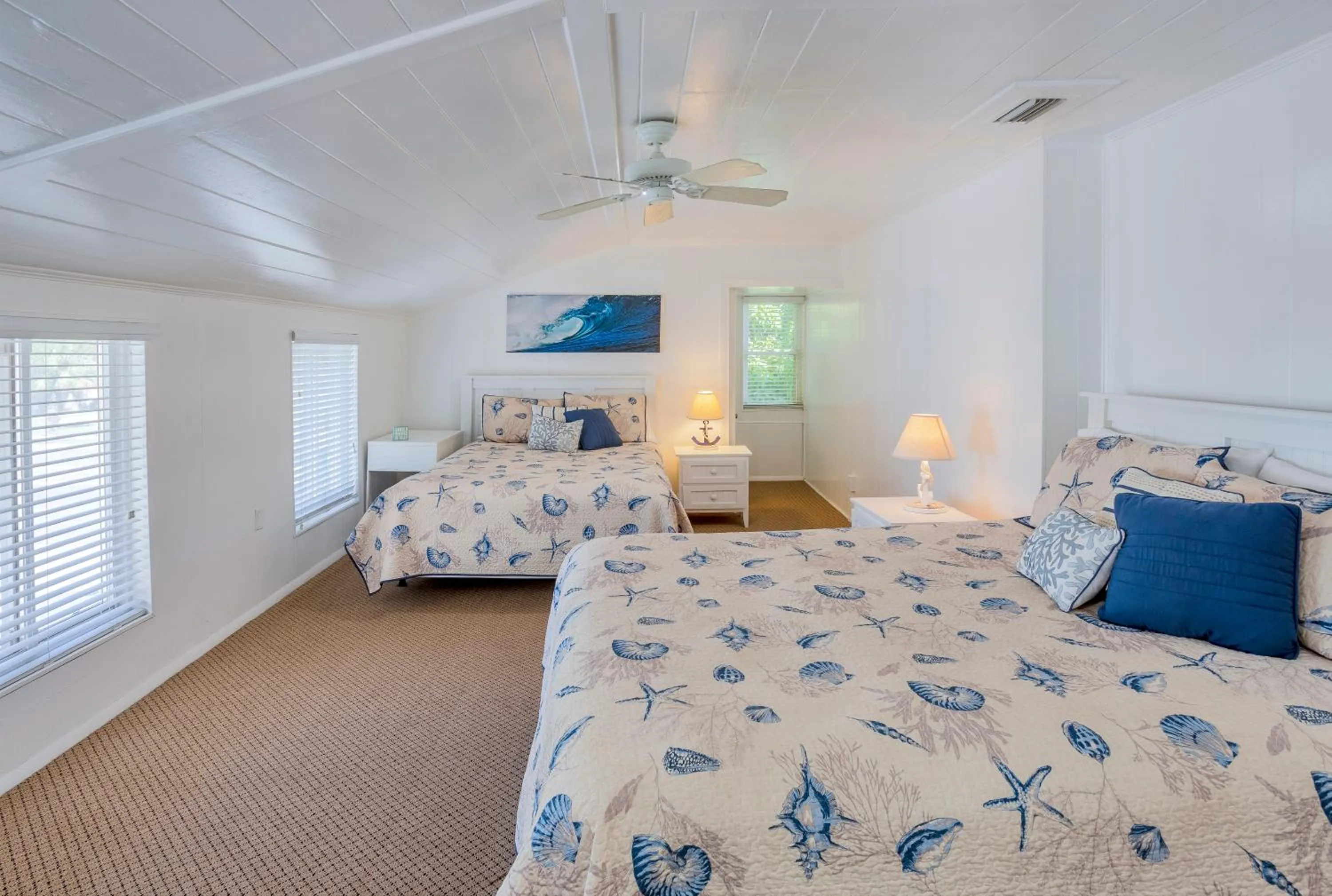 Bed in Twins Inn & Apartments