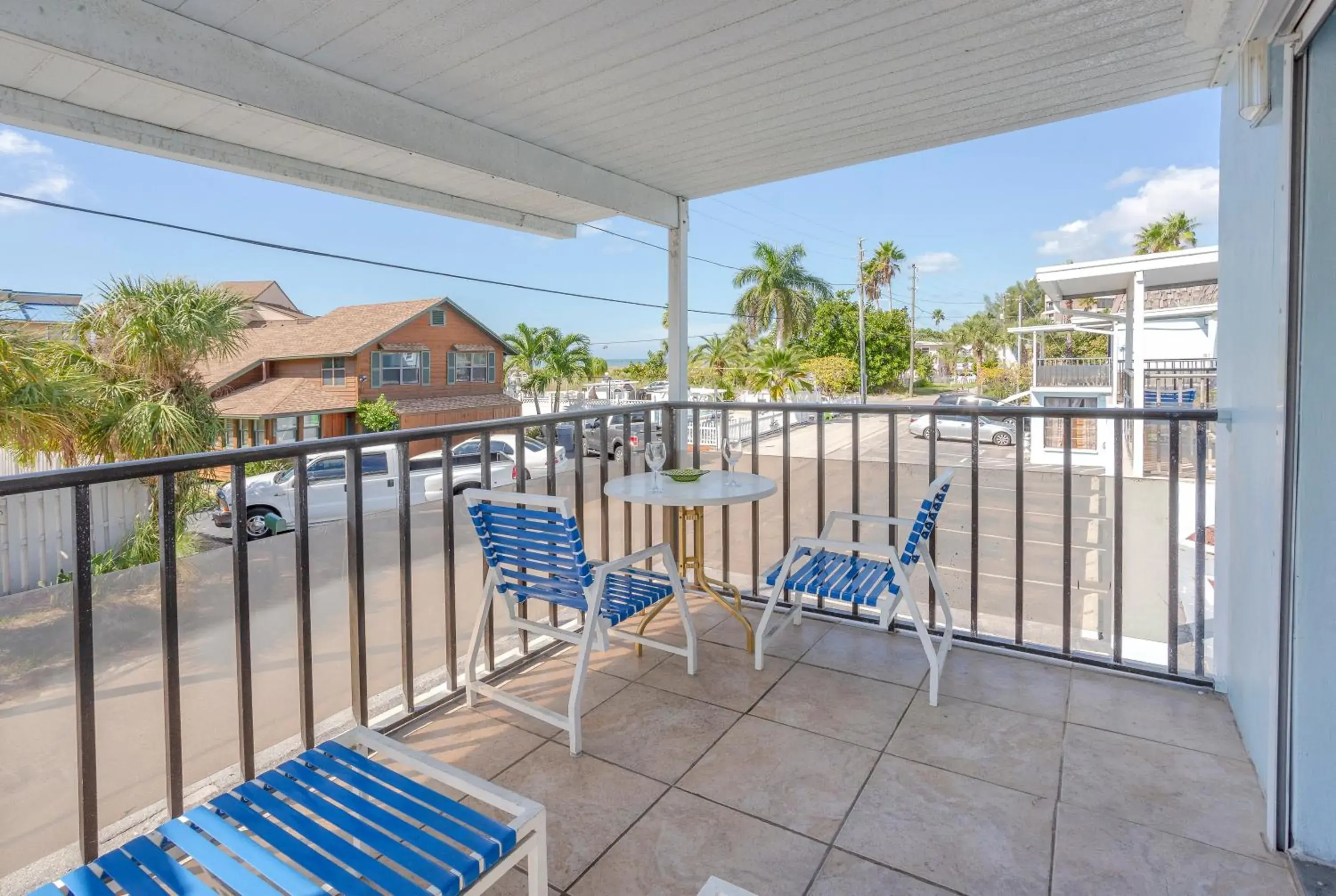 Two-Bedroom Apartment with Ocean View in Twins Inn & Apartments Two-Bedroom Apartment with Ocean View in Twins Inn & Apartments