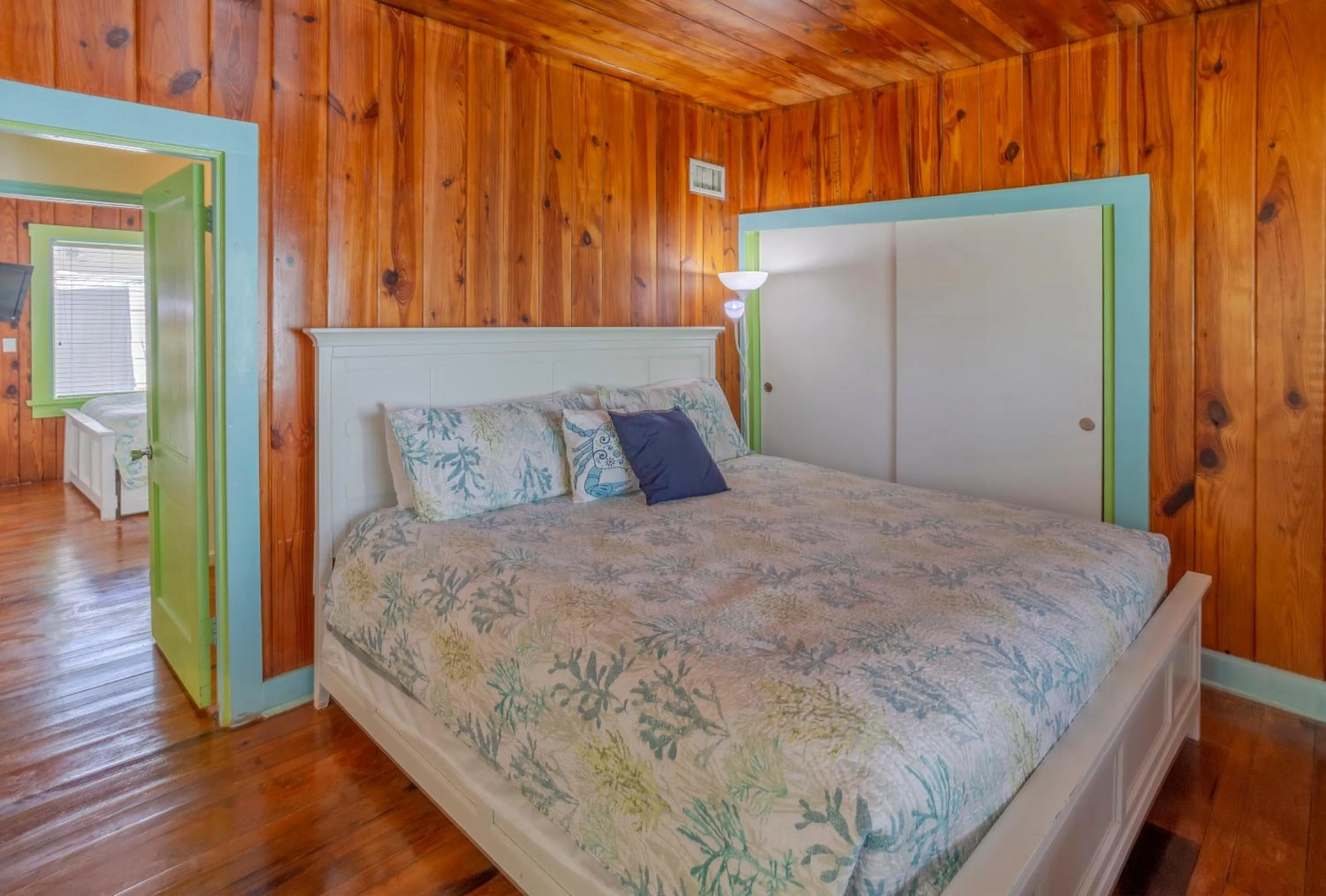 Bed in Twins Inn & Apartments