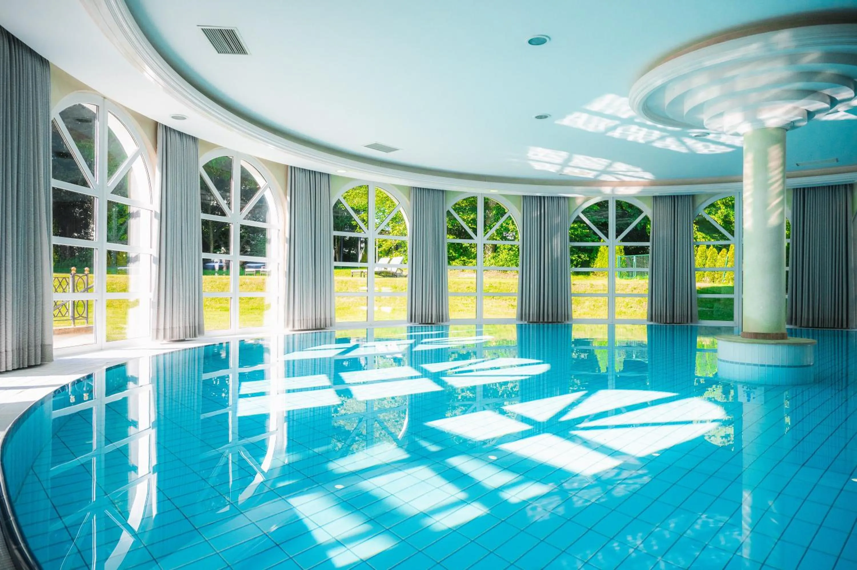 Pool view in Steigenberger Hotel Der Sonnenhof