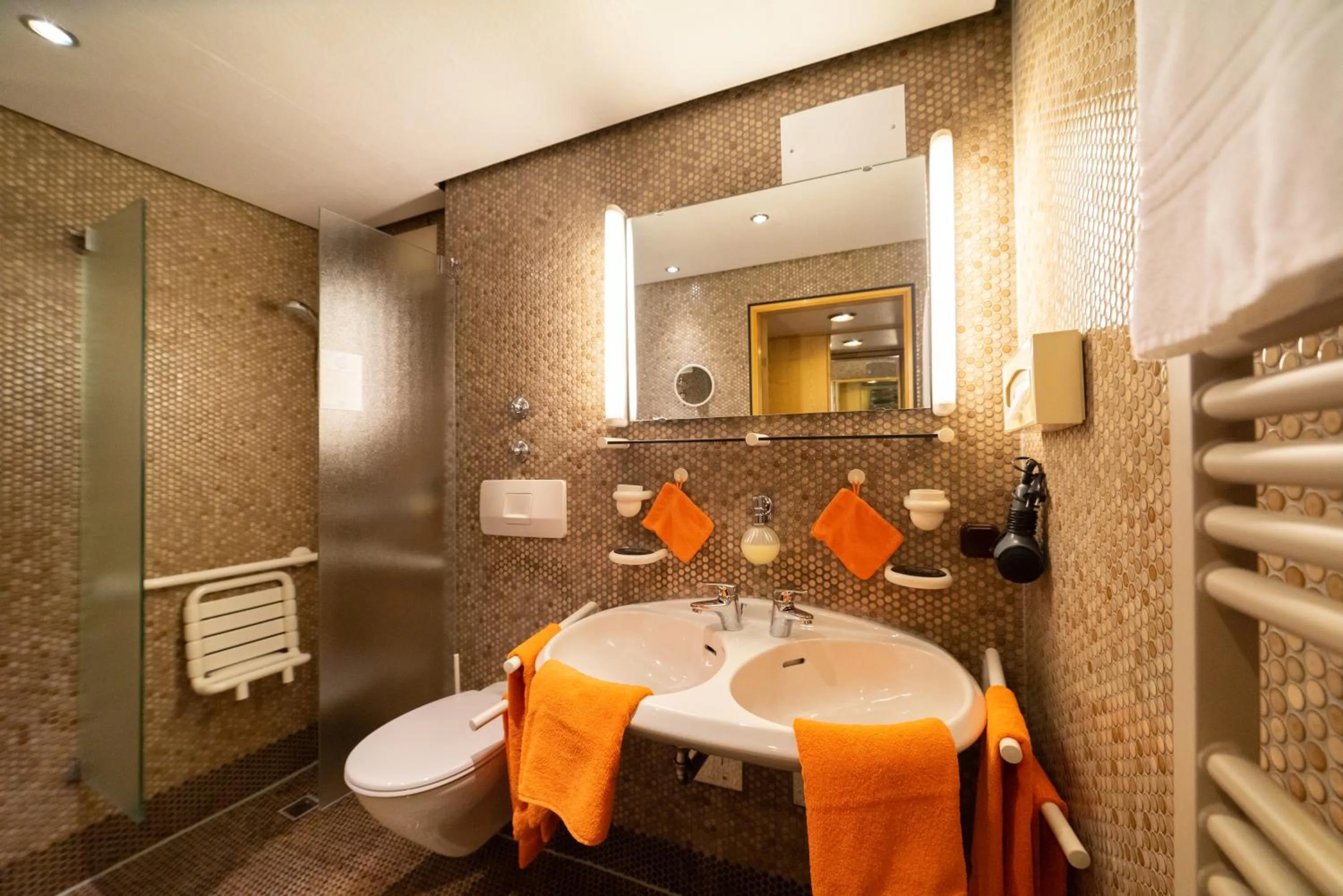 Shower in Stadt-gut-Hotel Filderhotel