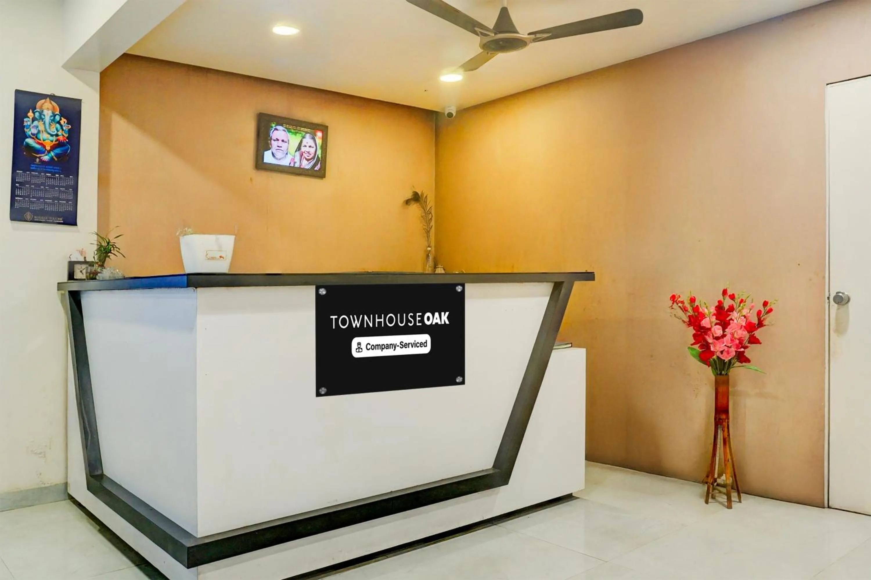 Lobby or reception in Super Townhouse Oak Viman Nagar Formerly Kuber Inn