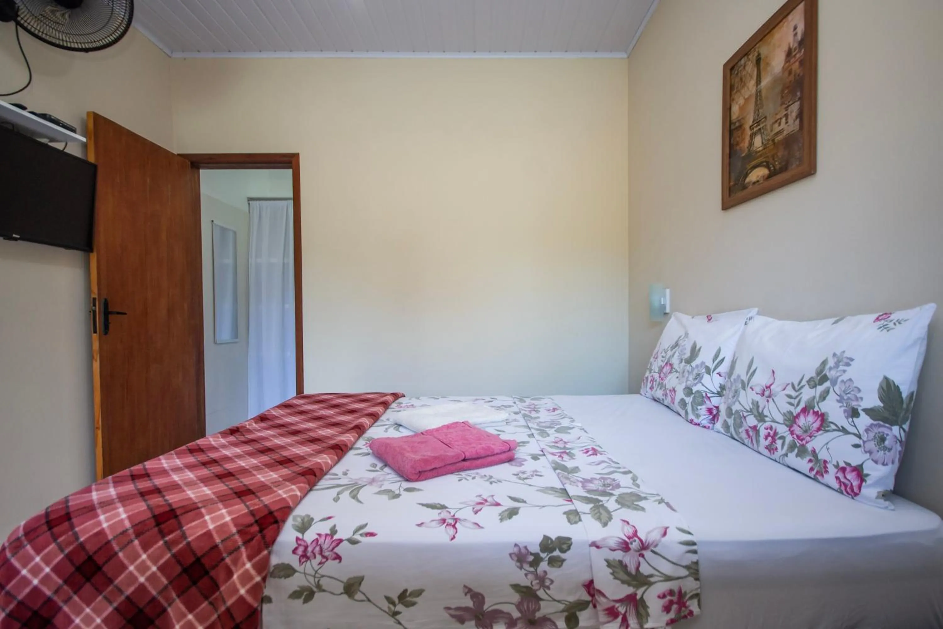 Bed in Pousada Quatro Estações Paraty