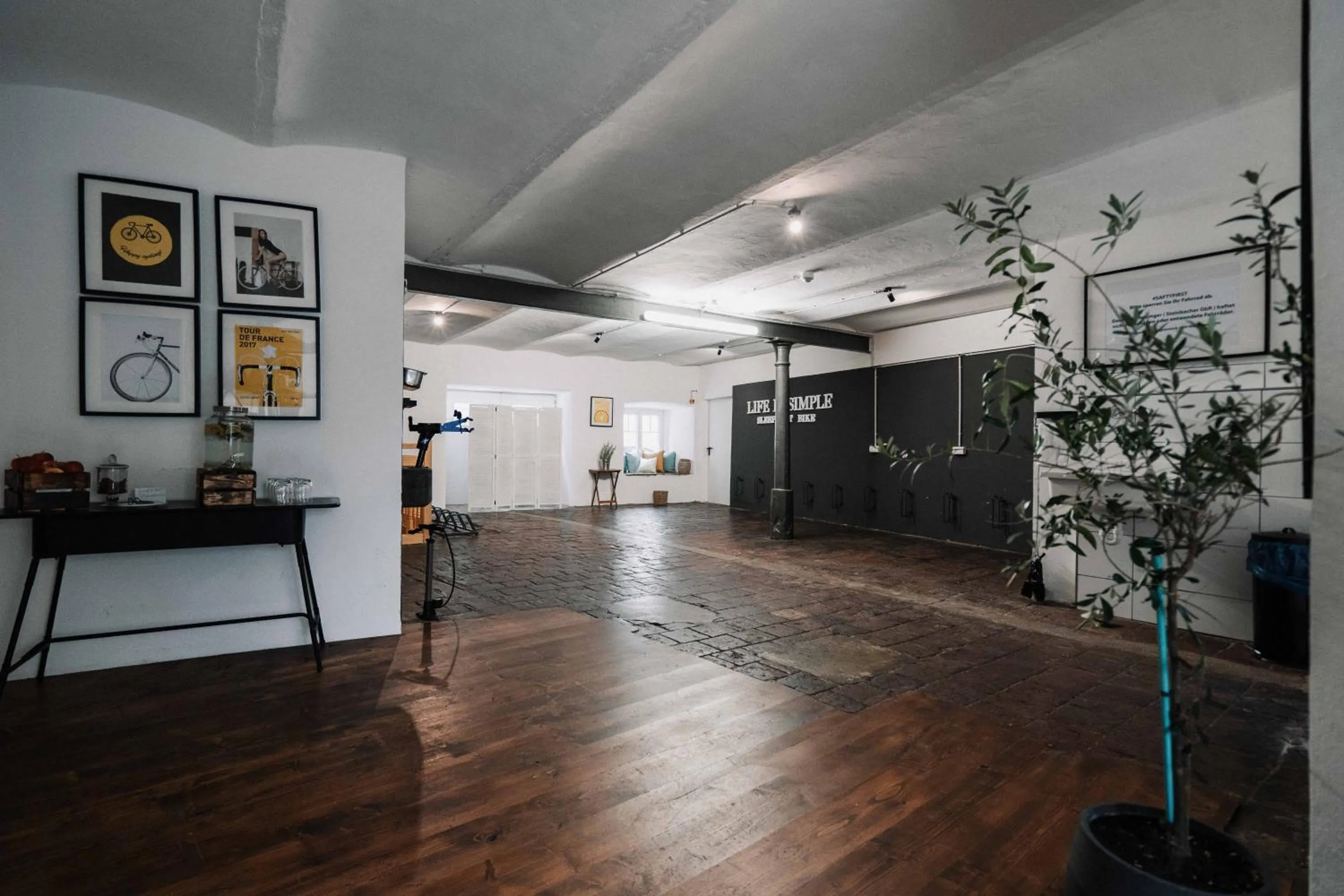 Property building in Hotel Fletzinger