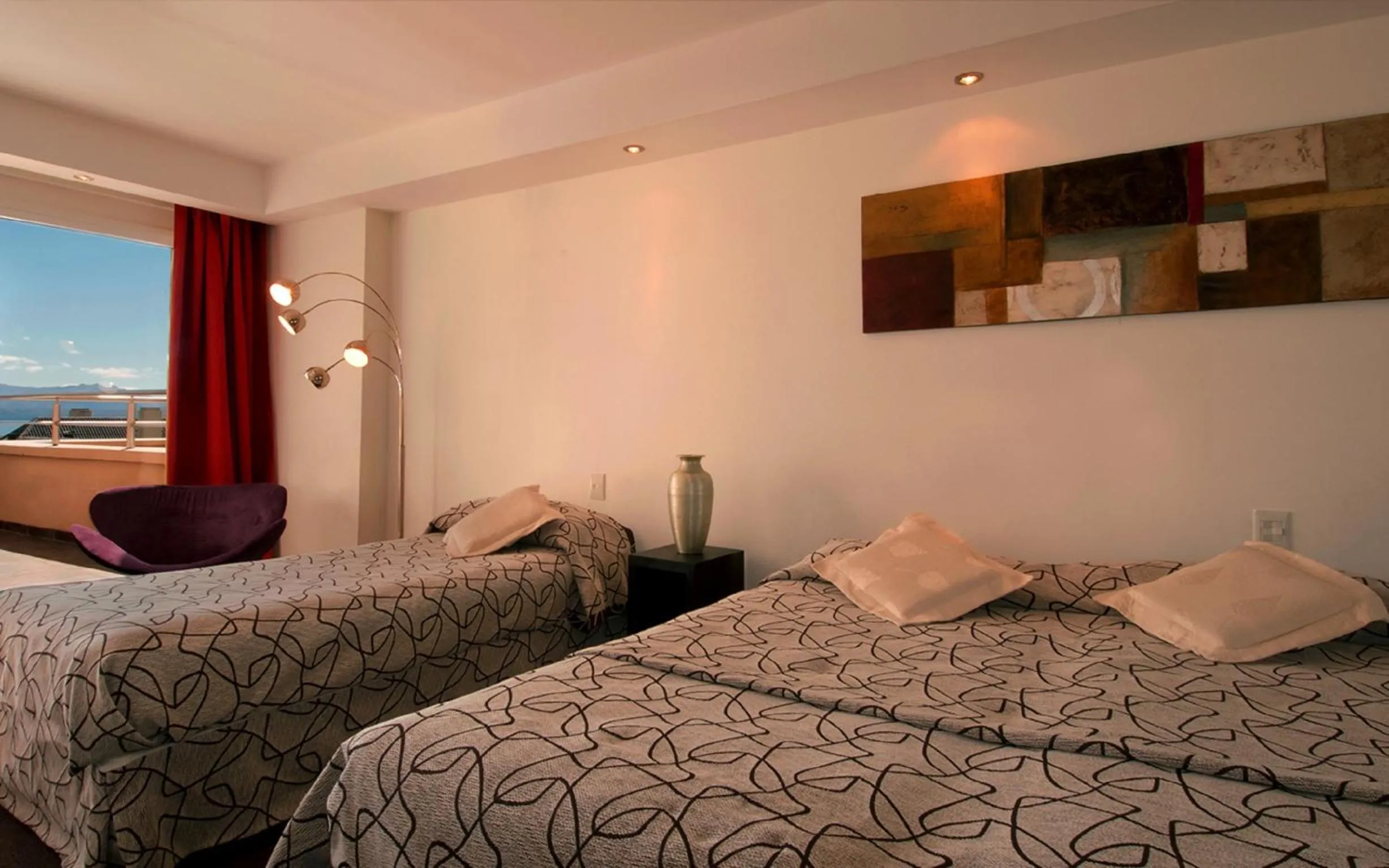 Photo of the whole room, Bed in Hotel Kilton
