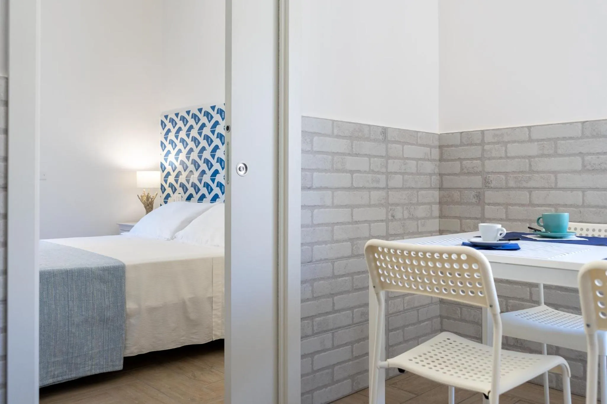 Dining area, Bed in B&B Sperlonga