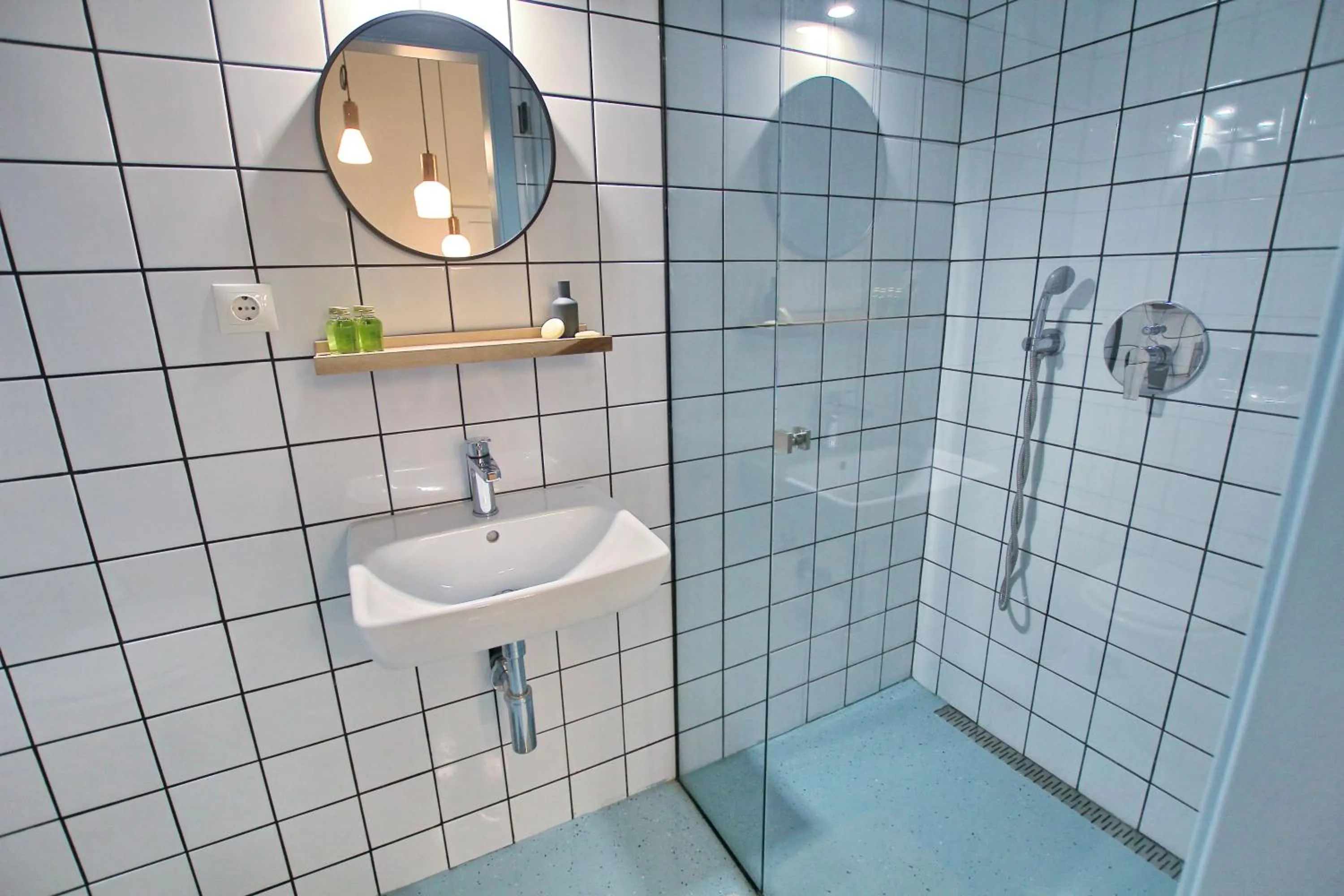 Shower in Gellerico Apartments Deák Square