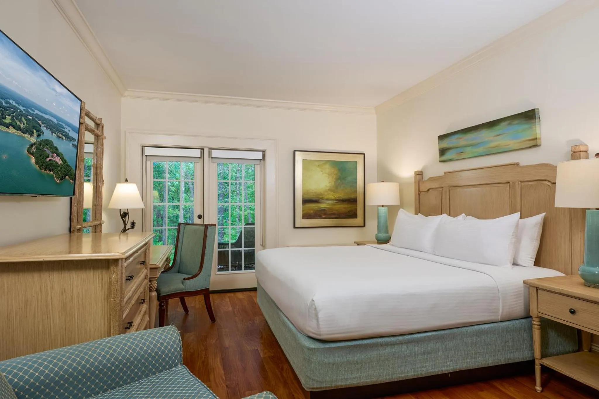 Bedroom, Bed in Lanier Islands Legacy Lodge