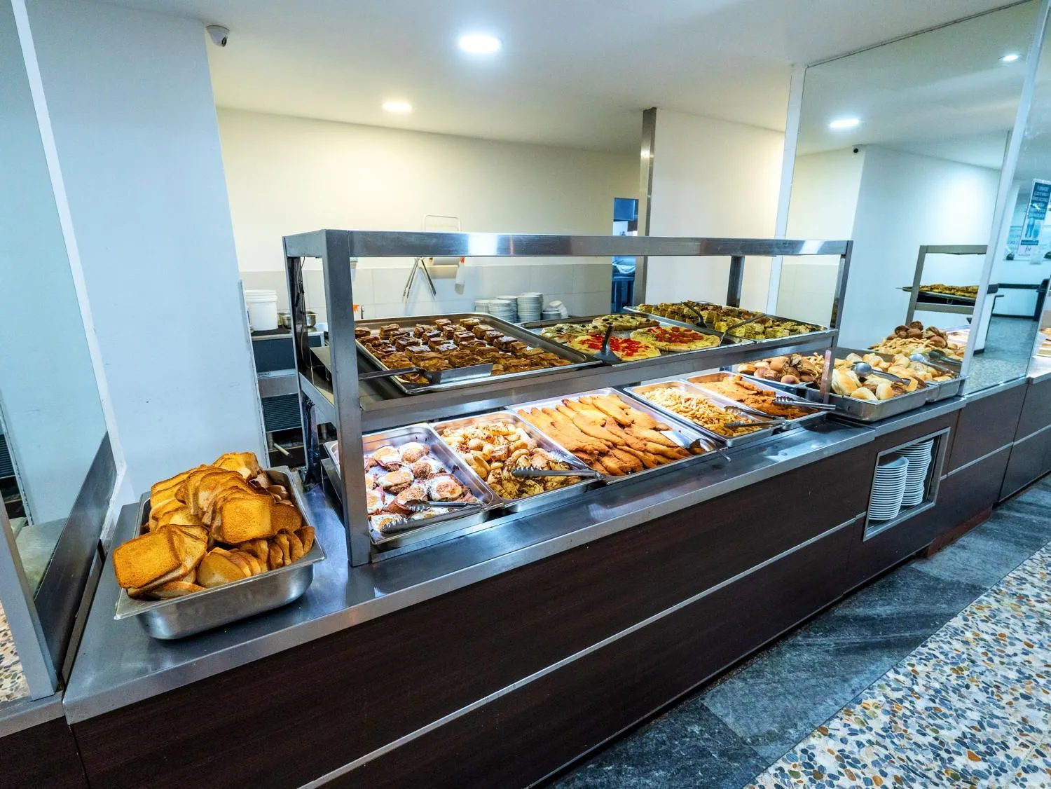 Food and drinks in Luz y Fuerza - All Inclusive