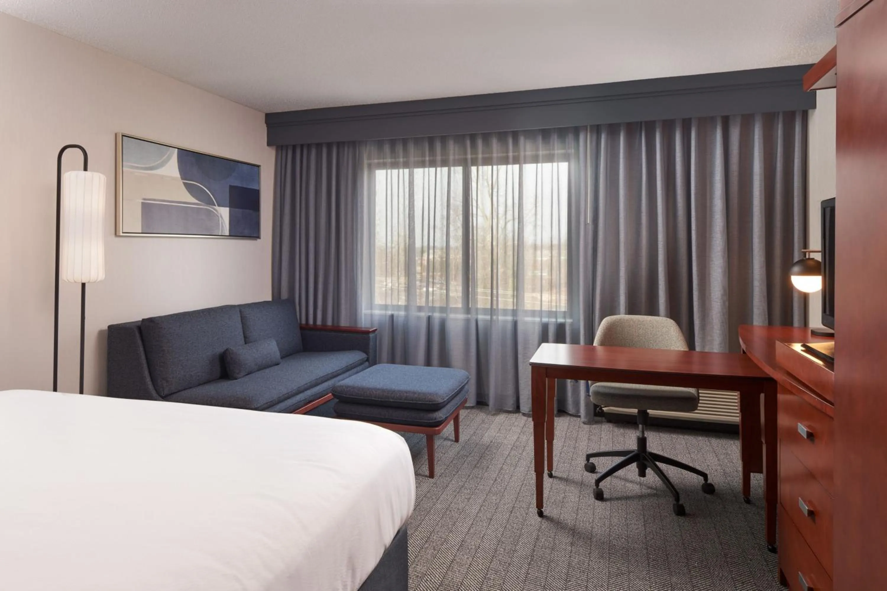 Photo of the whole room, Bed in Courtyard by Marriott Glassboro Rowan University
