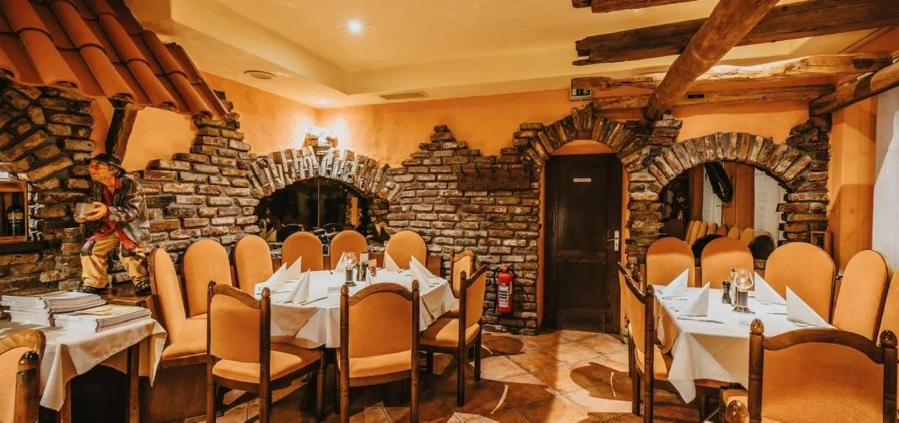 Restaurant/places to eat in Hotel Restaurant Adria Stuben Brühl