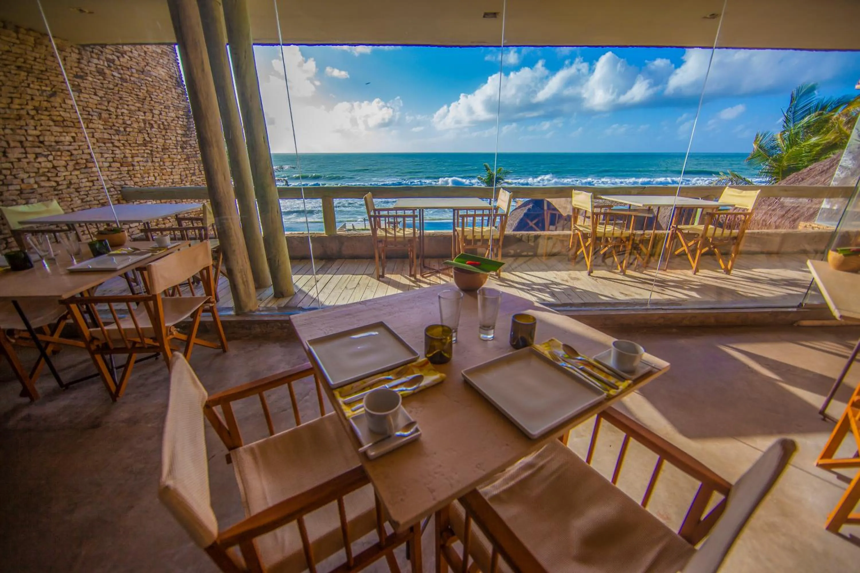 Restaurant/places to eat in Kenoa Exclusive Beach Spa & Resort