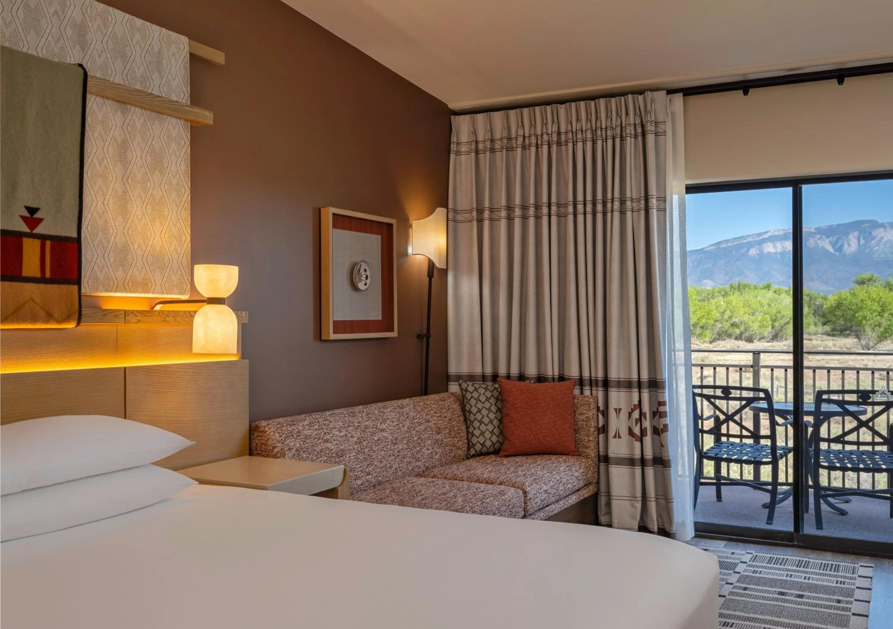 Bed in Hyatt Regency Tamaya South Santa Fe