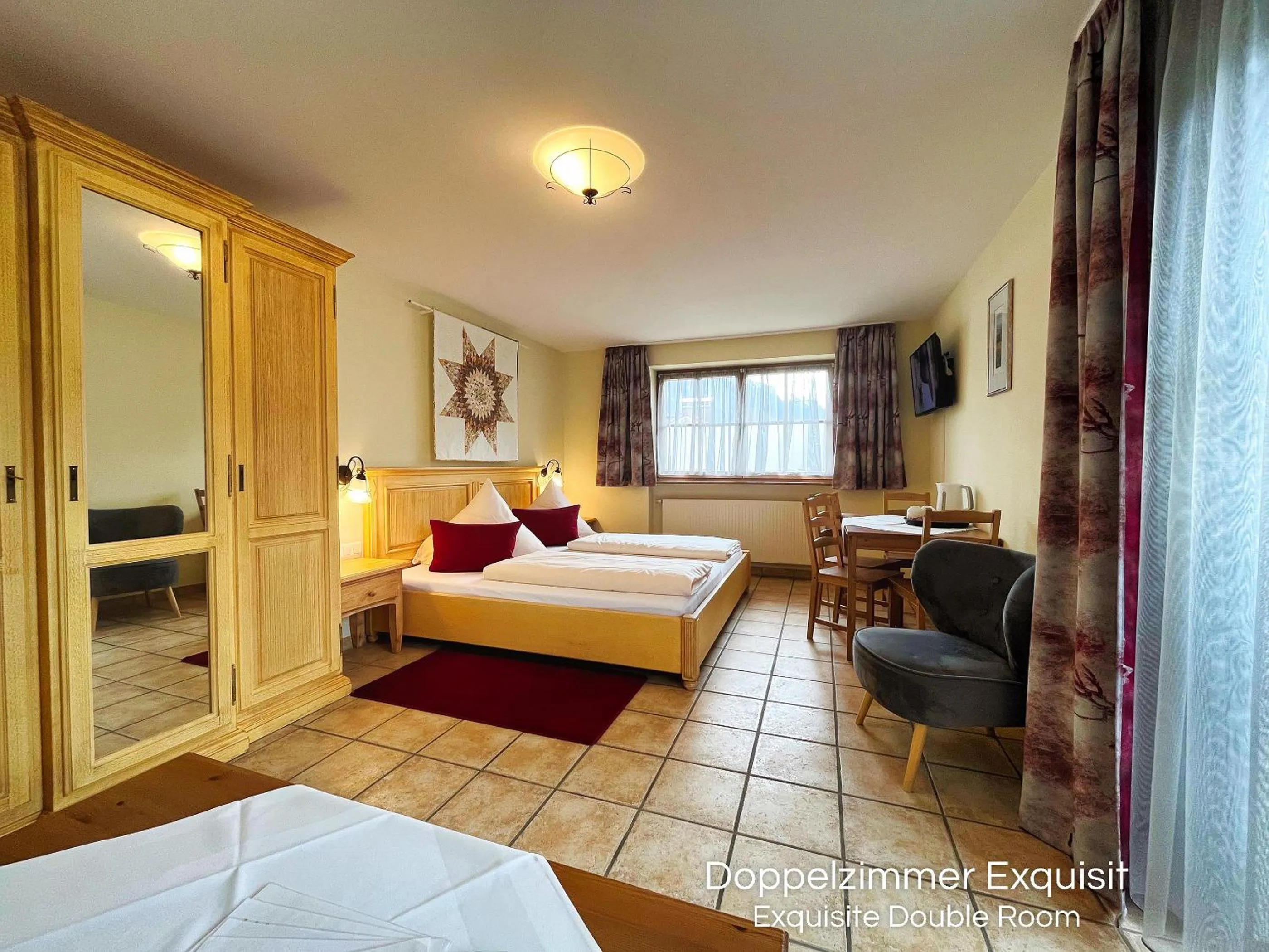 Photo of the whole room, Bed in Landhotel Guglhupf