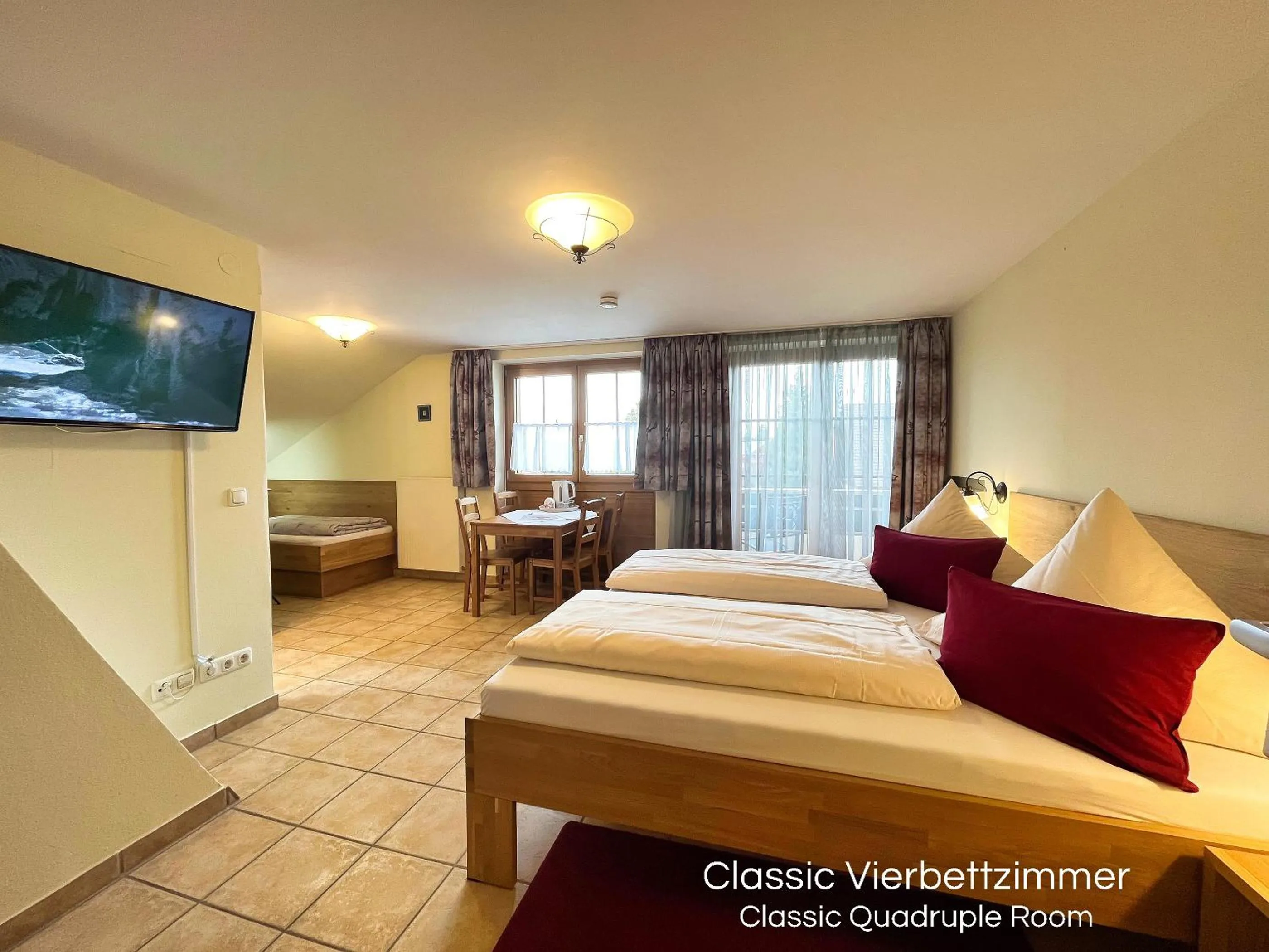 Photo of the whole room, Bed in Landhotel Guglhupf