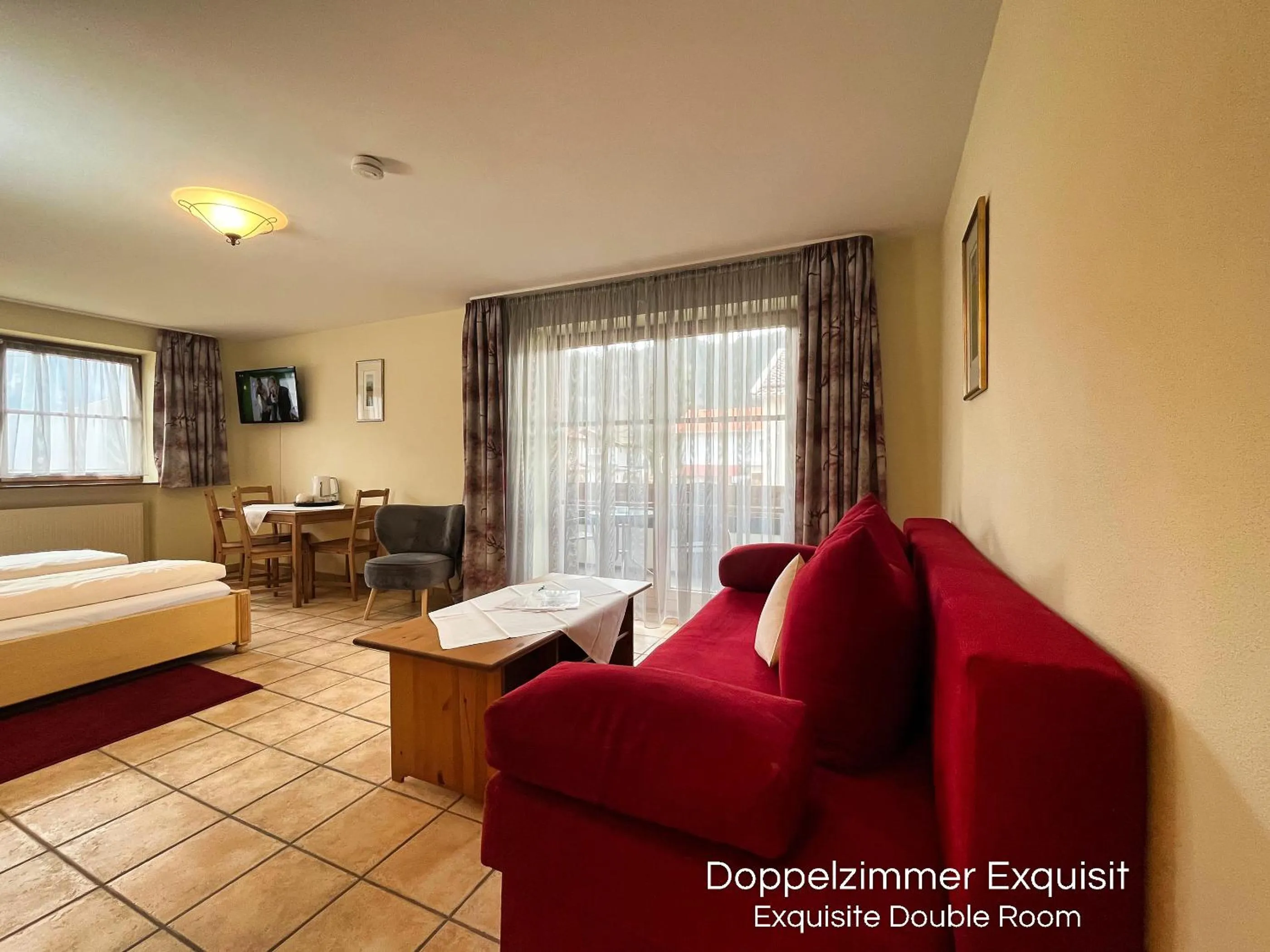 Photo of the whole room, Bed in Landhotel Guglhupf