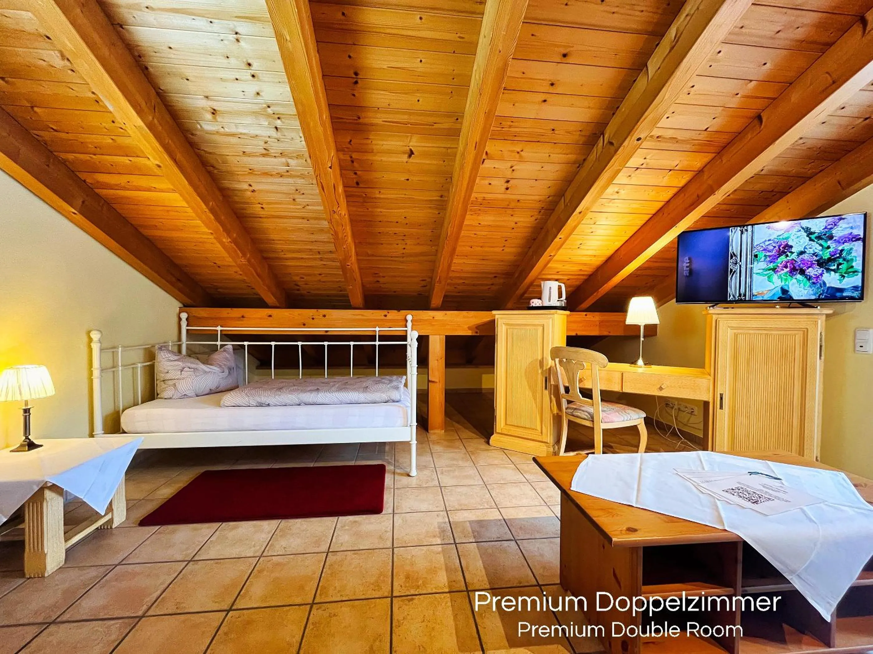 Photo of the whole room, Bed in Landhotel Guglhupf