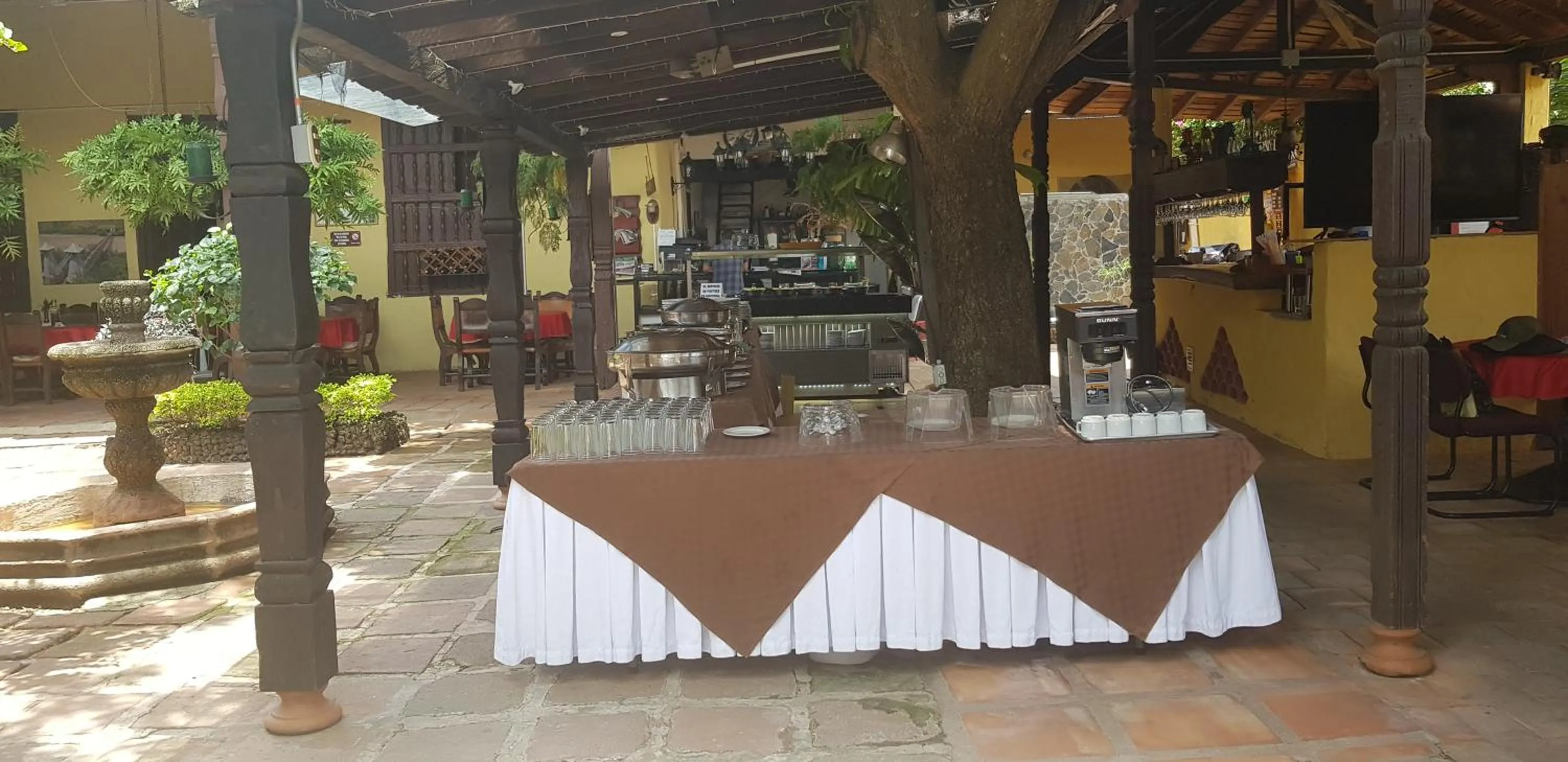 Restaurant/places to eat in Casa Hotel Guaracú