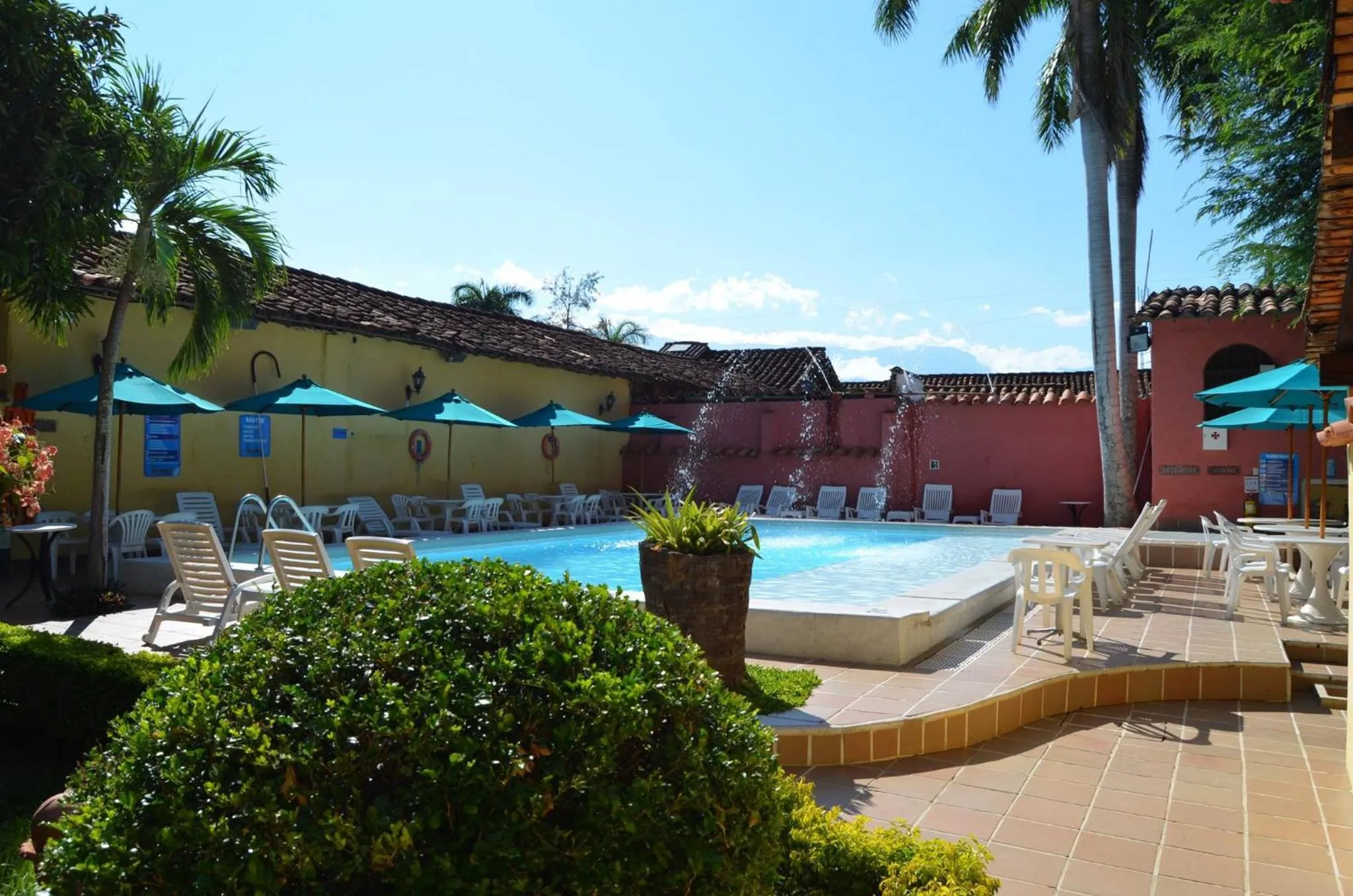 Swimming pool in Casa Hotel Guaracú
