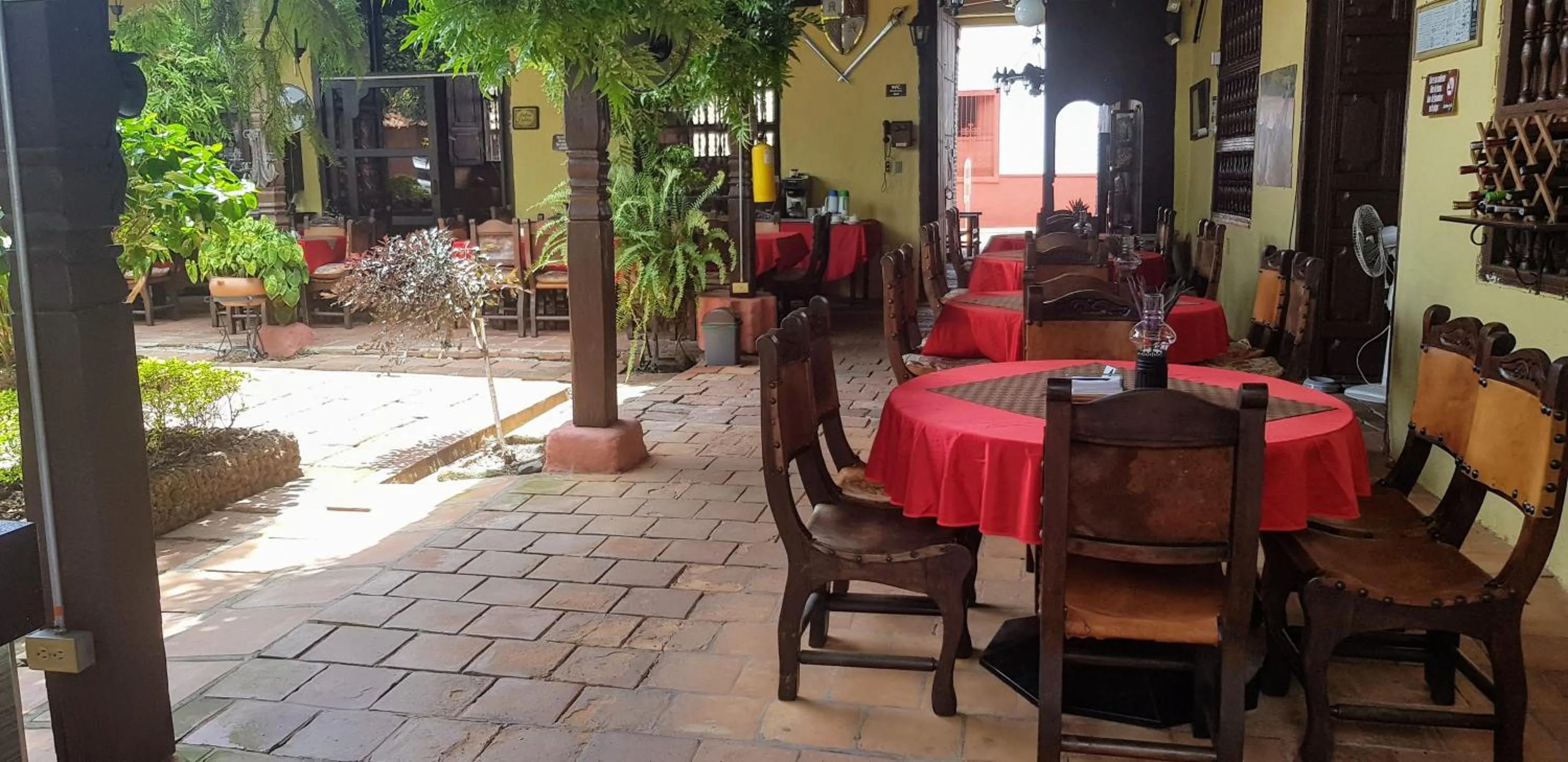 Restaurant/places to eat in Casa Hotel Guaracú