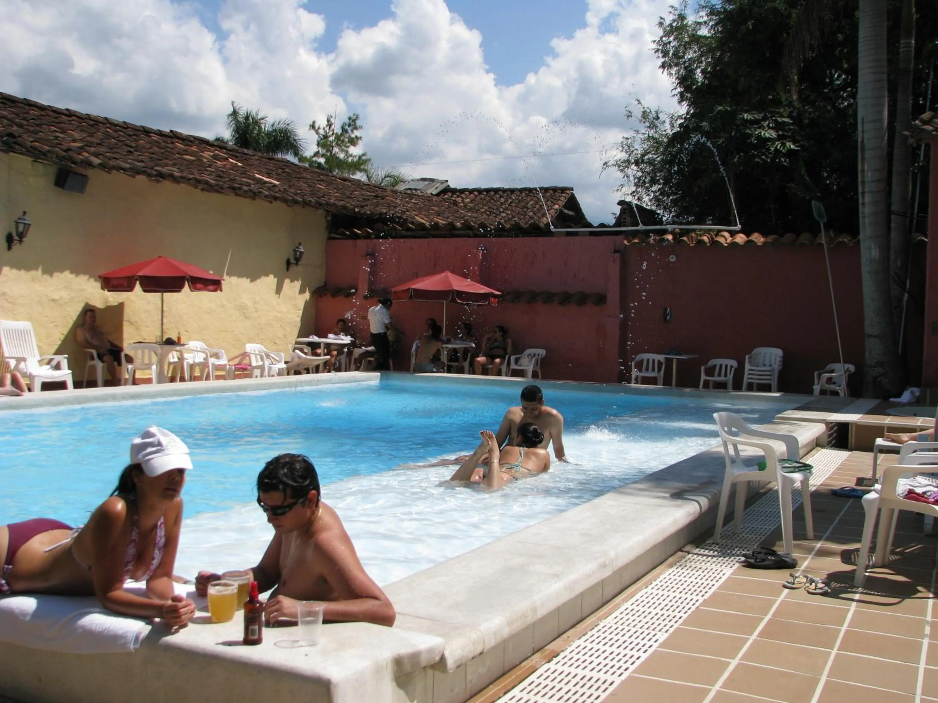 Swimming pool in Casa Hotel Guaracú