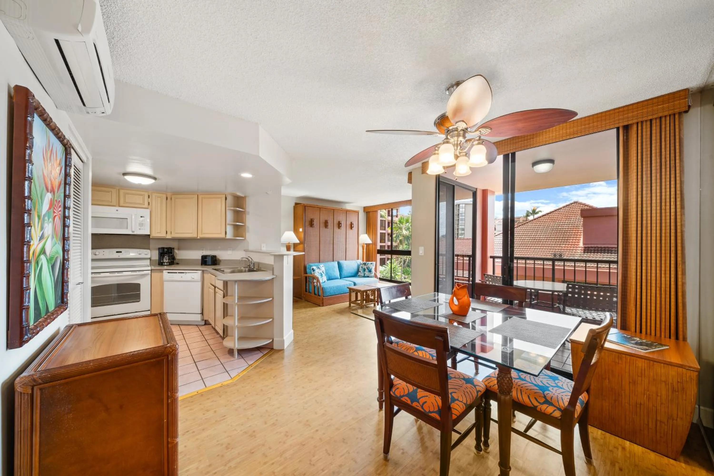 Kitchen or kitchenette in Kahana Falls Resort