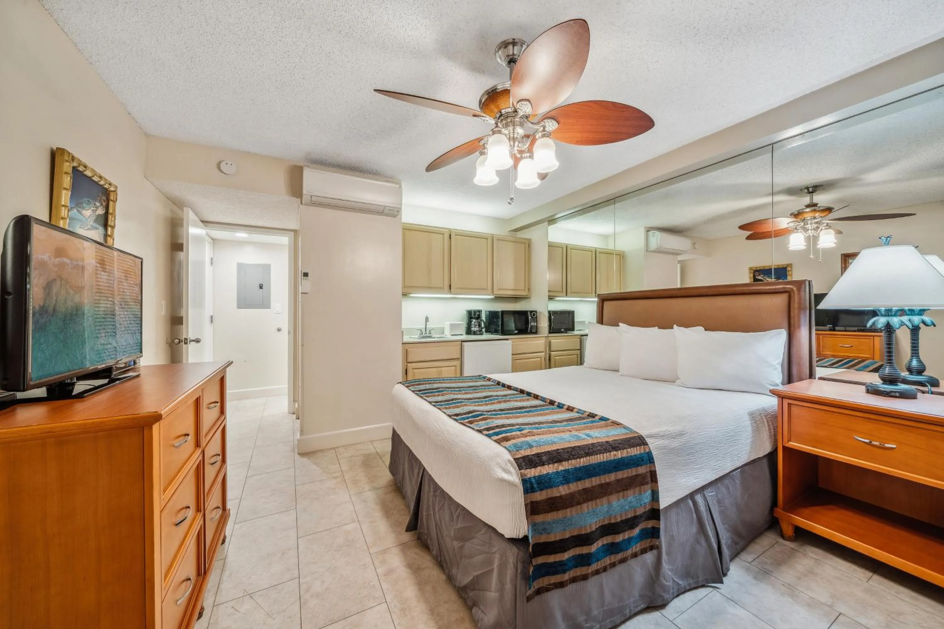 Bed in Kahana Falls Resort