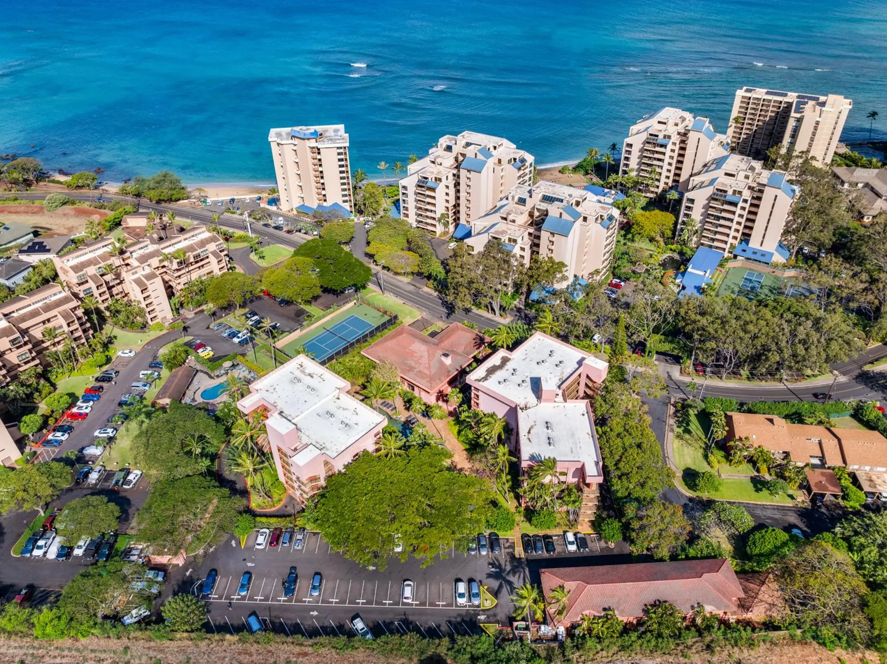 Property building in Kahana Falls Resort Property building in Kahana Falls Resort
