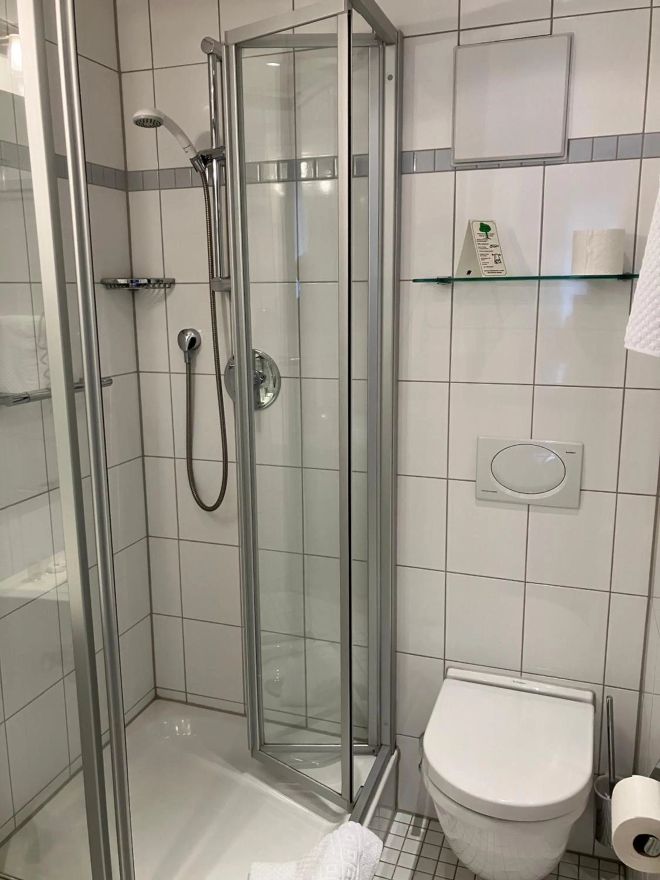 Shower in Hotel Occam