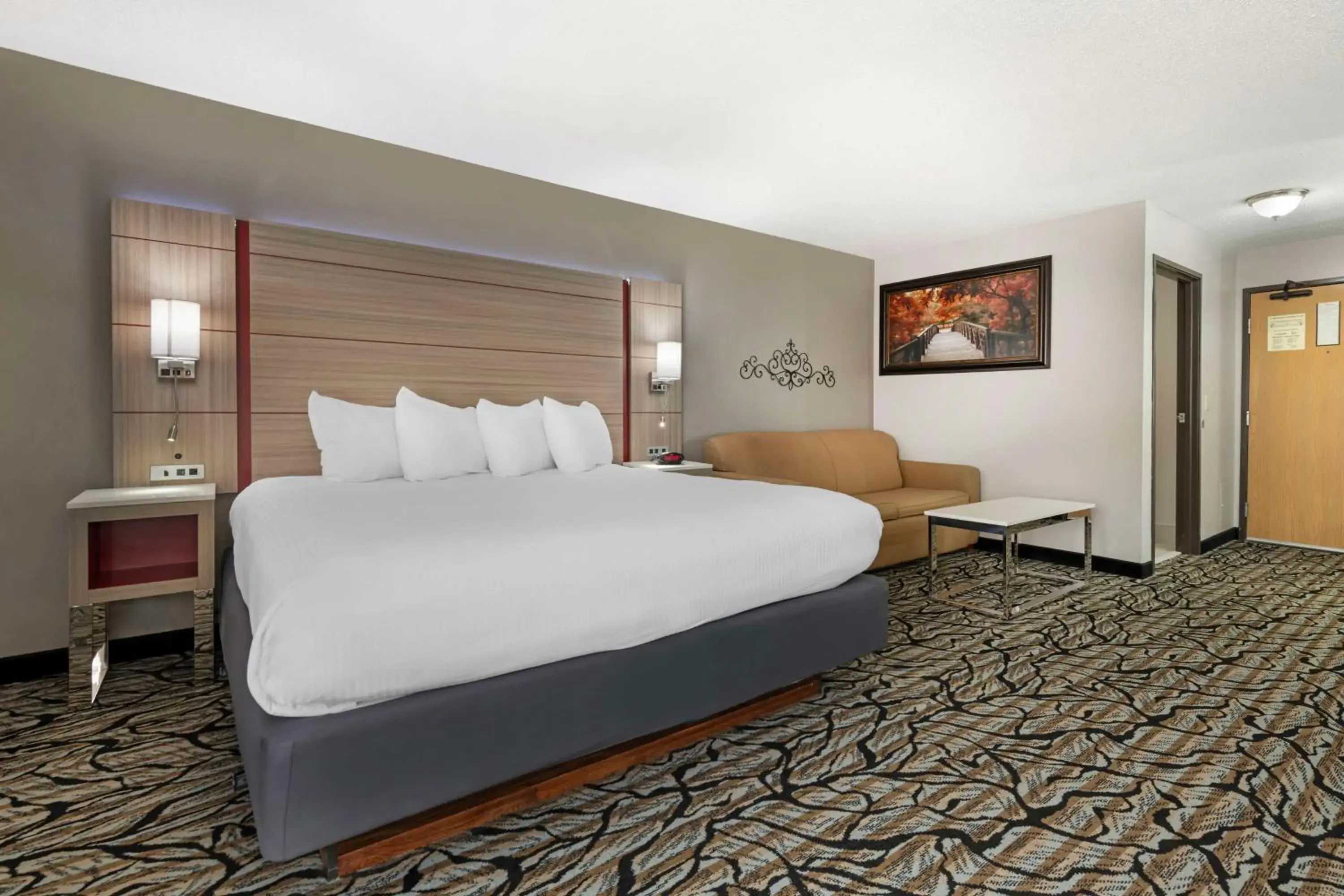 Bedroom, Bed in Best Western Plus Albert Lea I-90/I-35 Hotel Bedroom, Bed in Best Western Plus Albert Lea I-90/I-35 Hotel