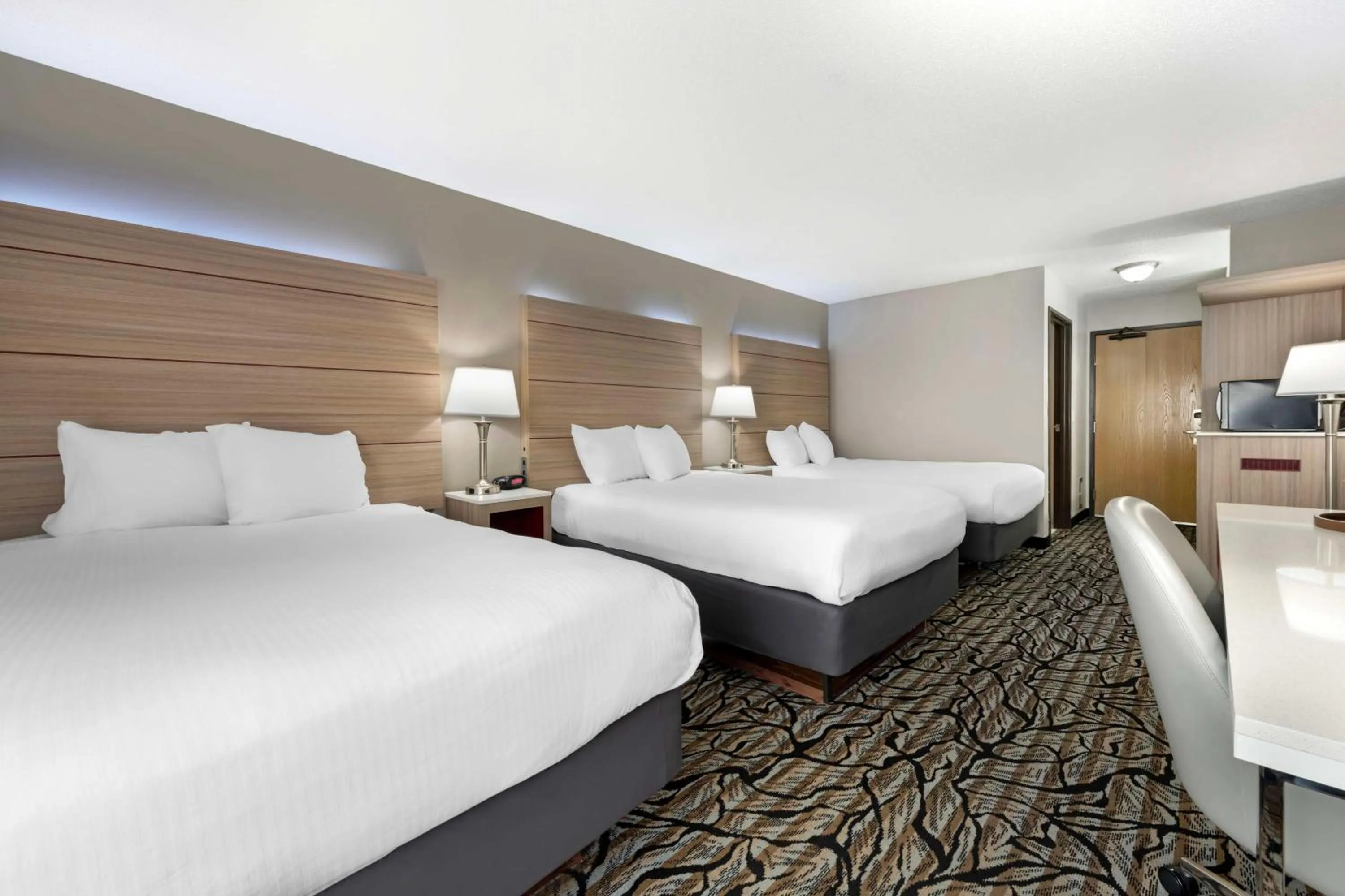 Bedroom, Bed in Best Western Plus Albert Lea I-90/I-35 Hotel