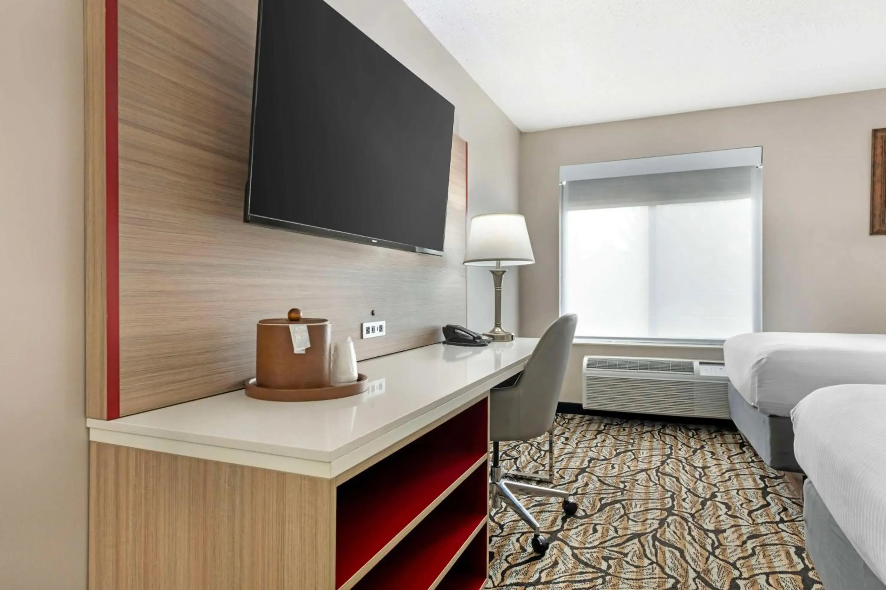 Bedroom, Bed in Best Western Plus Albert Lea I-90/I-35 Hotel Bedroom, Bed in Best Western Plus Albert Lea I-90/I-35 Hotel