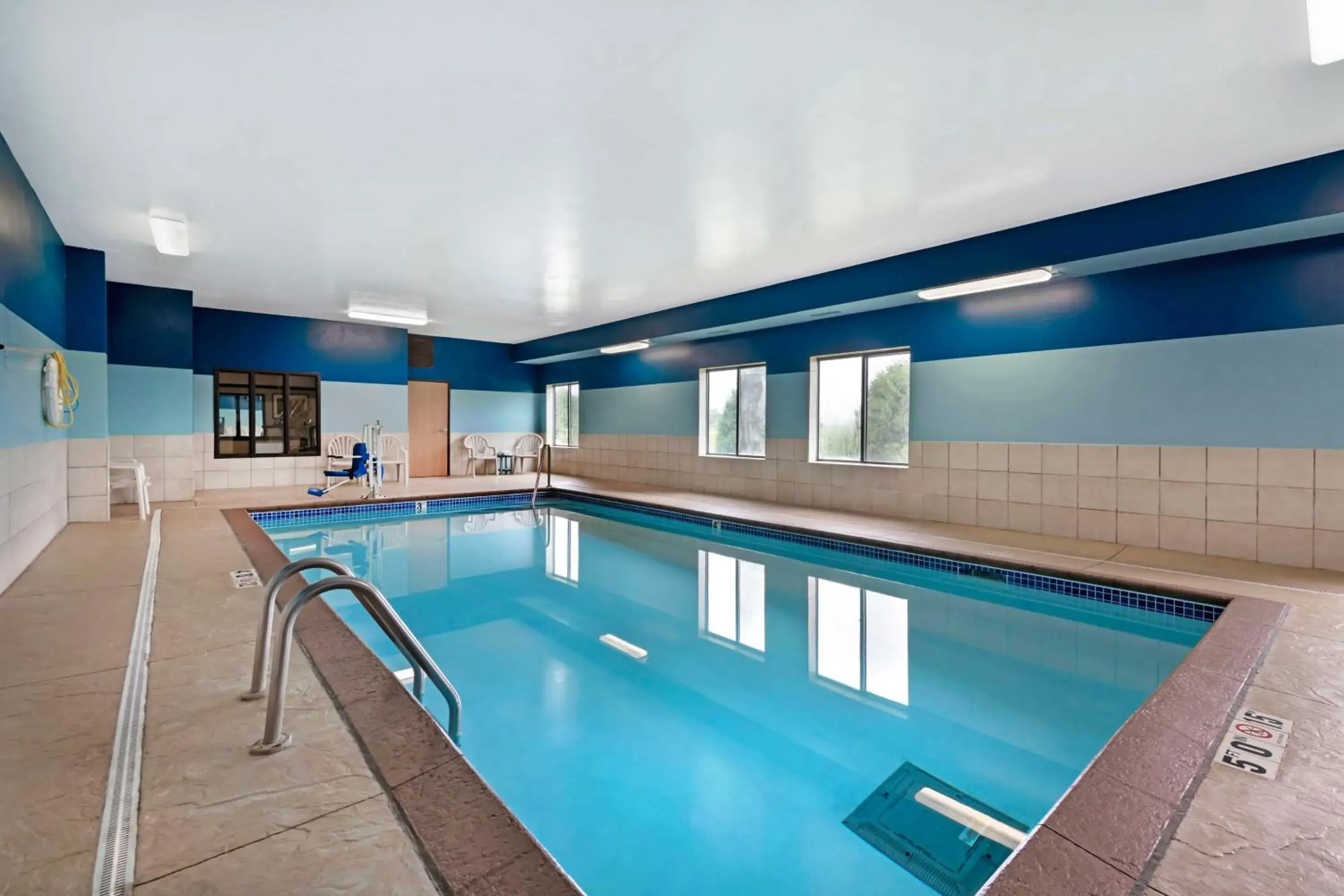 Pool view in Best Western Plus Albert Lea I-90/I-35 Hotel Pool view in Best Western Plus Albert Lea I-90/I-35 Hotel