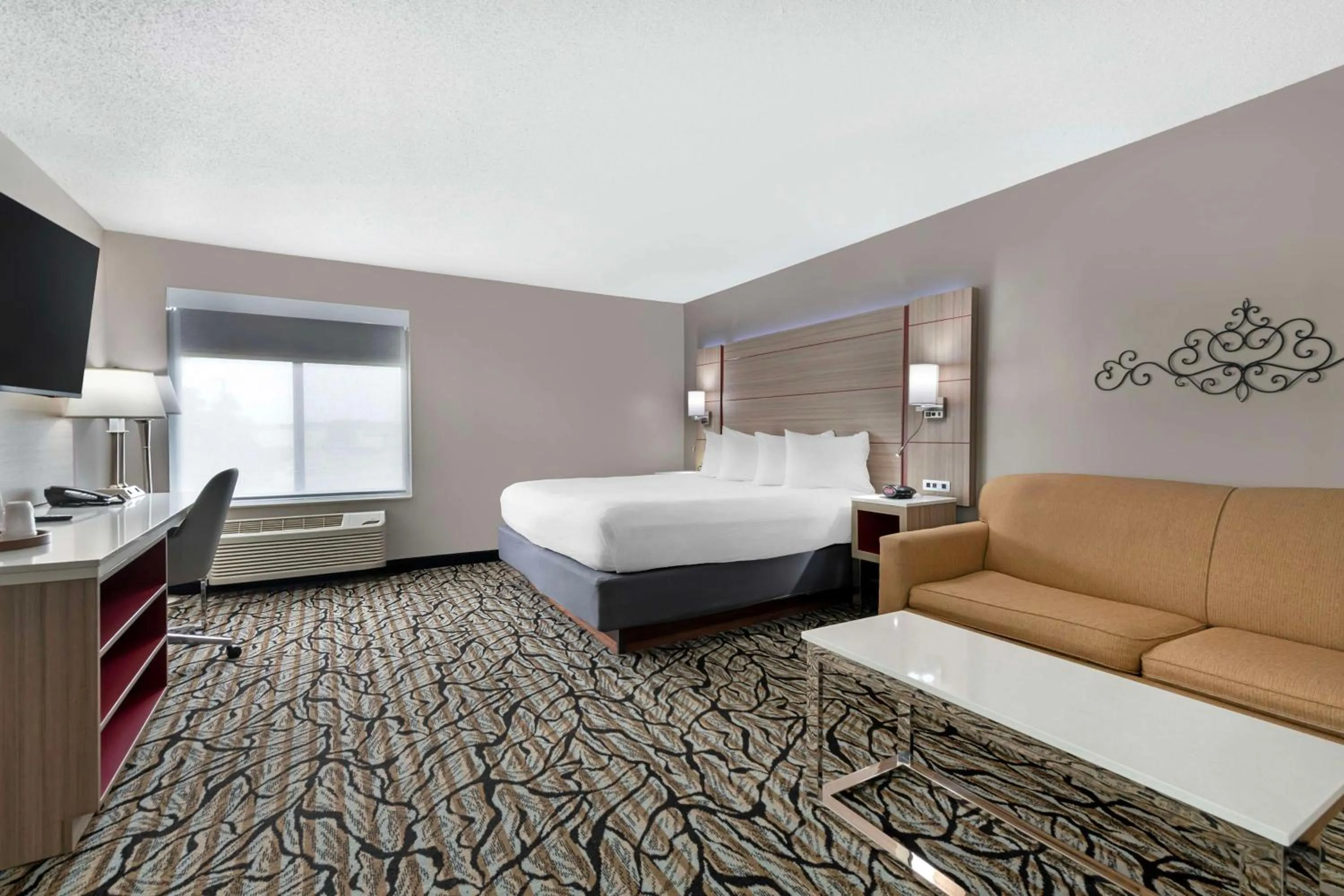 Bedroom, Bed in Best Western Plus Albert Lea I-90/I-35 Hotel