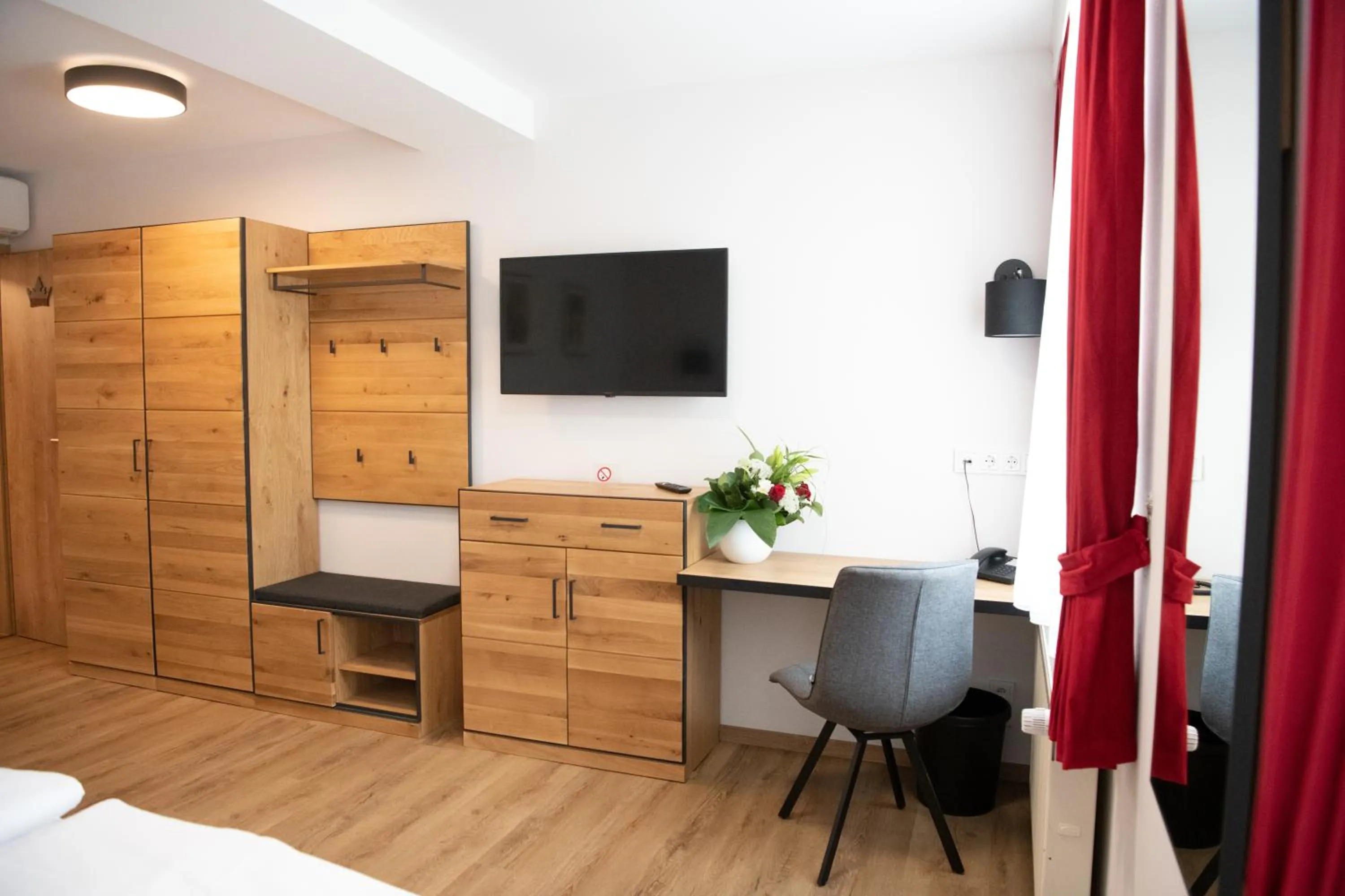 TV and multimedia, Bed in Hotel Zu den Drei Kronen