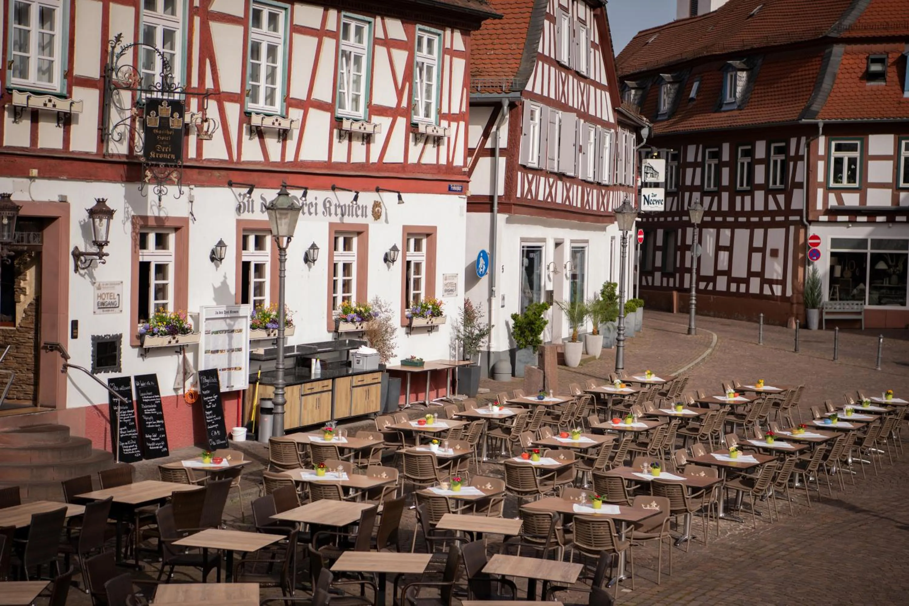 Property building in Hotel Zu den Drei Kronen