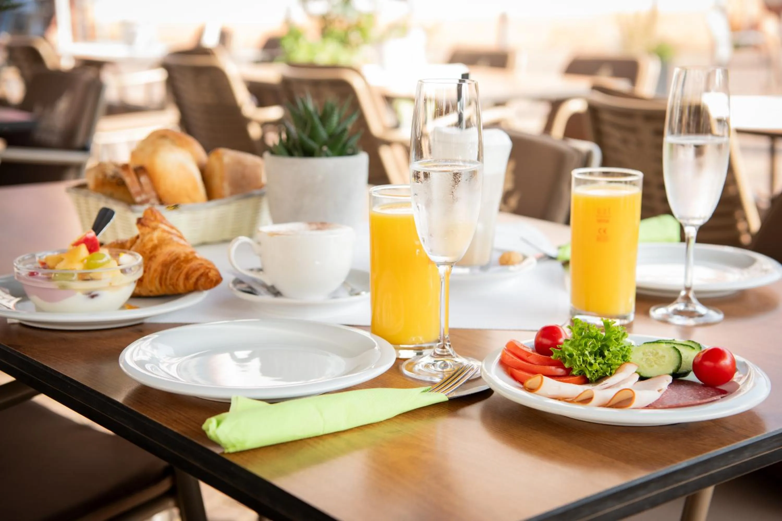 Food and drinks in Hotel Zu den Drei Kronen