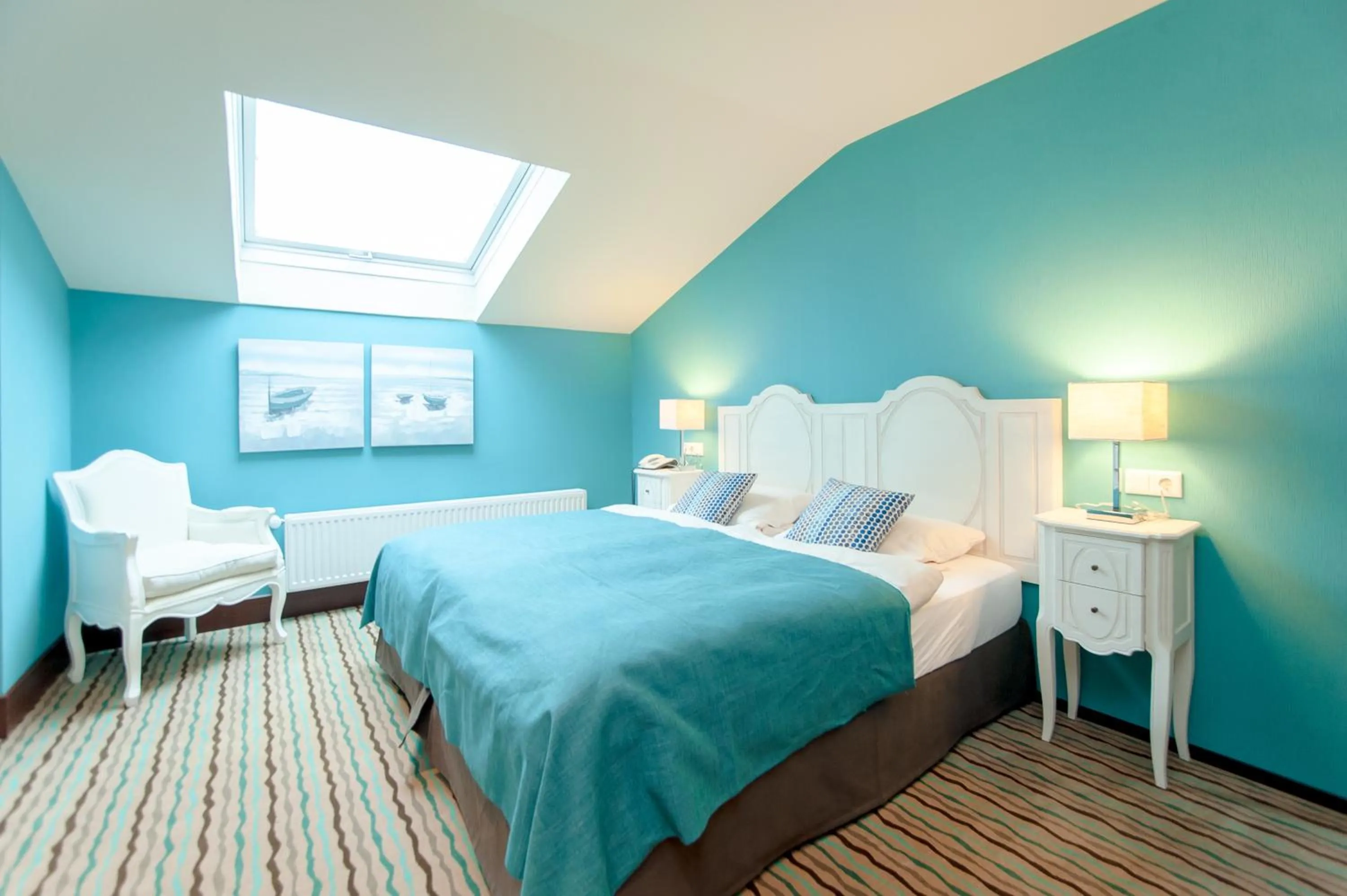 Photo of the whole room, Bed in Hotel am Hopfensee