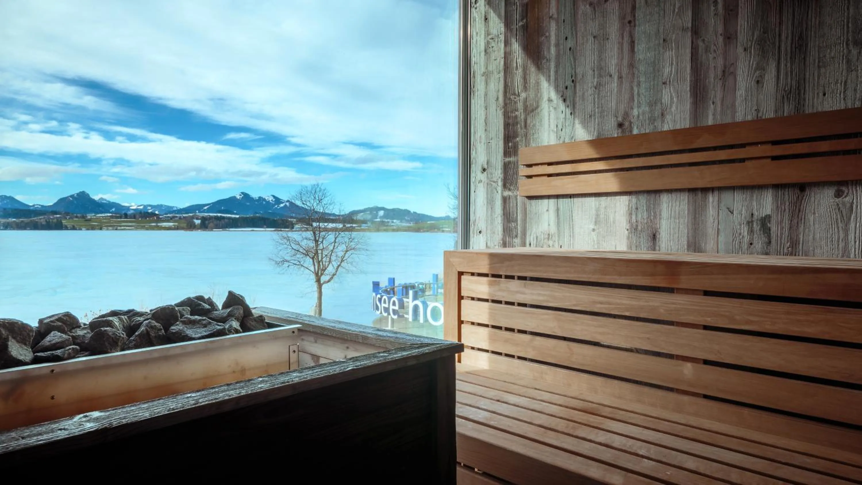 Lake view in Hotel am Hopfensee