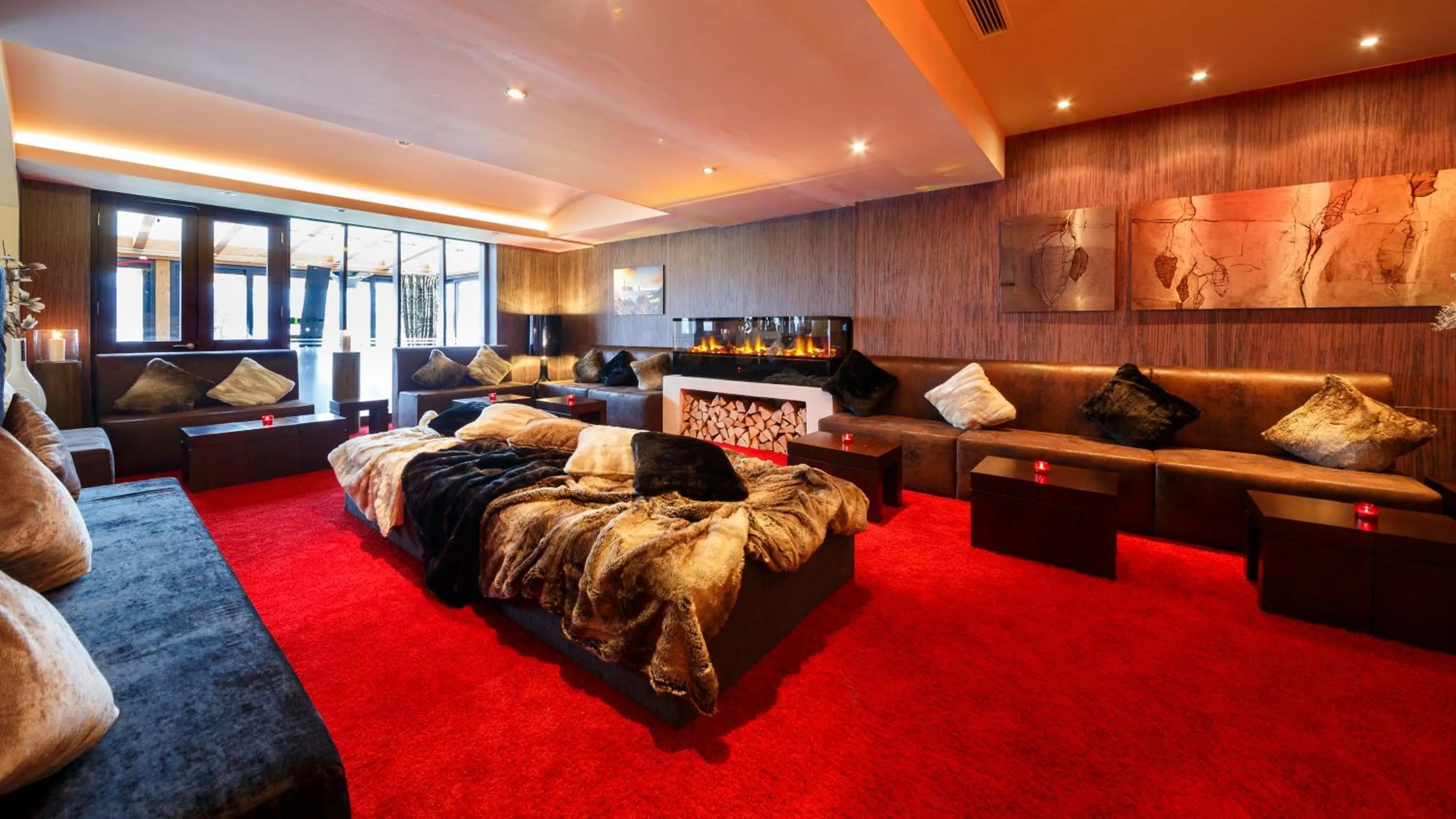 Communal lounge/ TV room in Hotel am Hopfensee