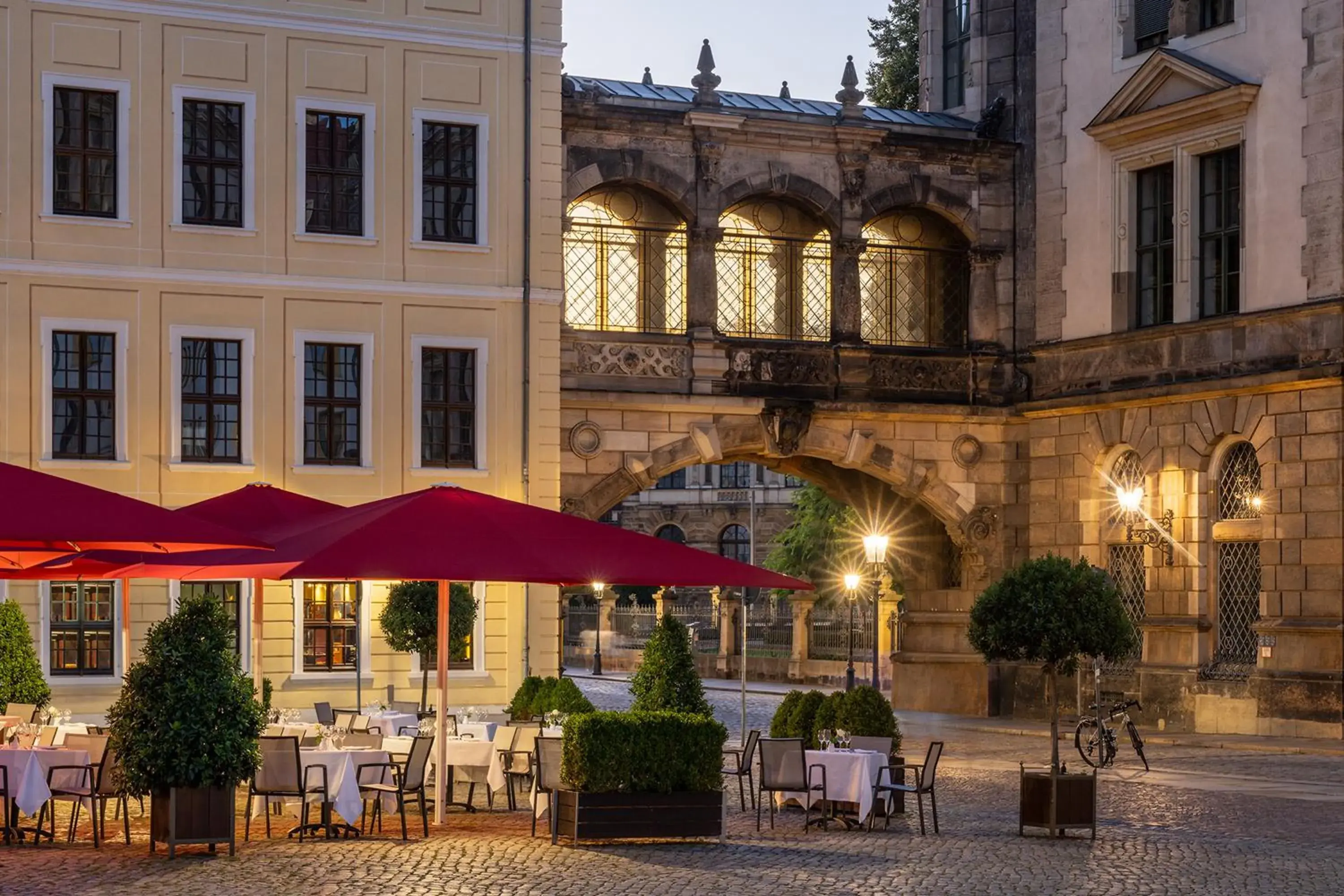 Restaurant/places to eat in Hotel Taschenbergpalais Kempinski Restaurant/places to eat in Hotel Taschenbergpalais Kempinski