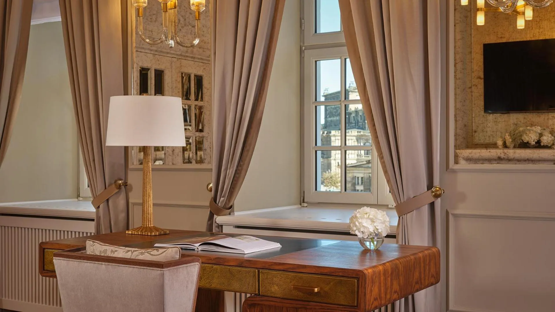 View (from property/room) in Hotel Taschenbergpalais Kempinski