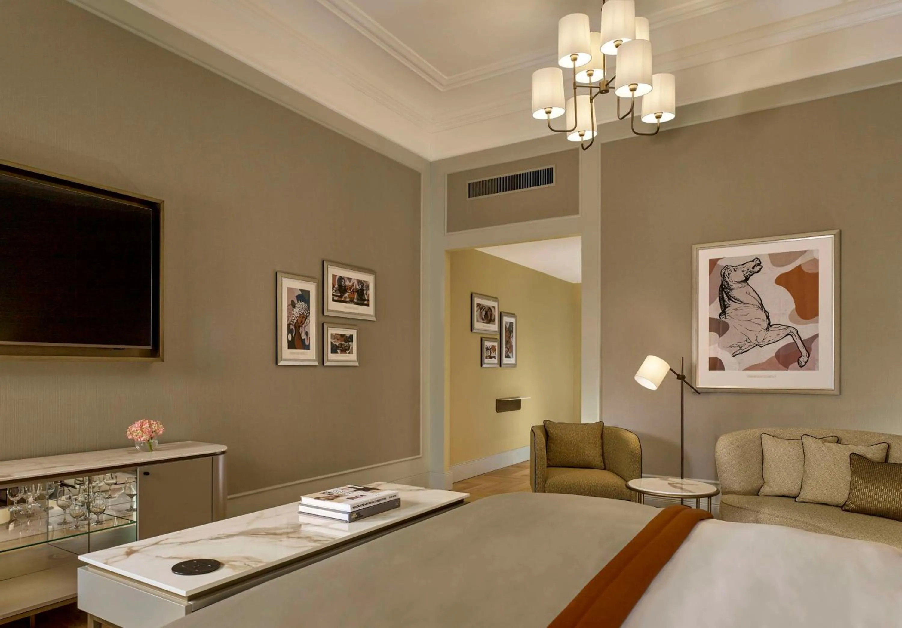 Property building in Hotel Taschenbergpalais Kempinski