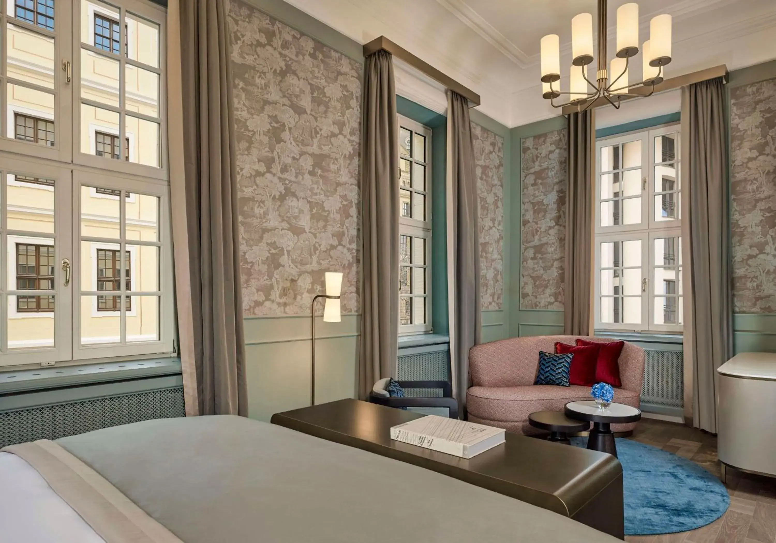 Property building in Hotel Taschenbergpalais Kempinski Property building in Hotel Taschenbergpalais Kempinski