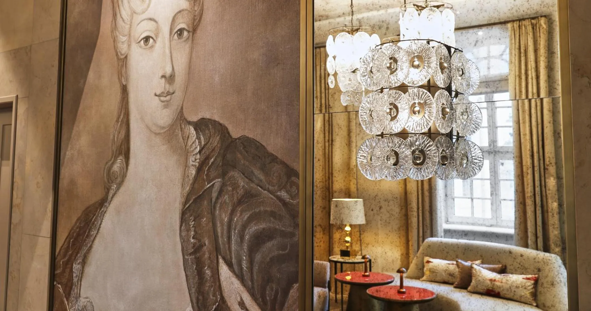 Property building in Hotel Taschenbergpalais Kempinski