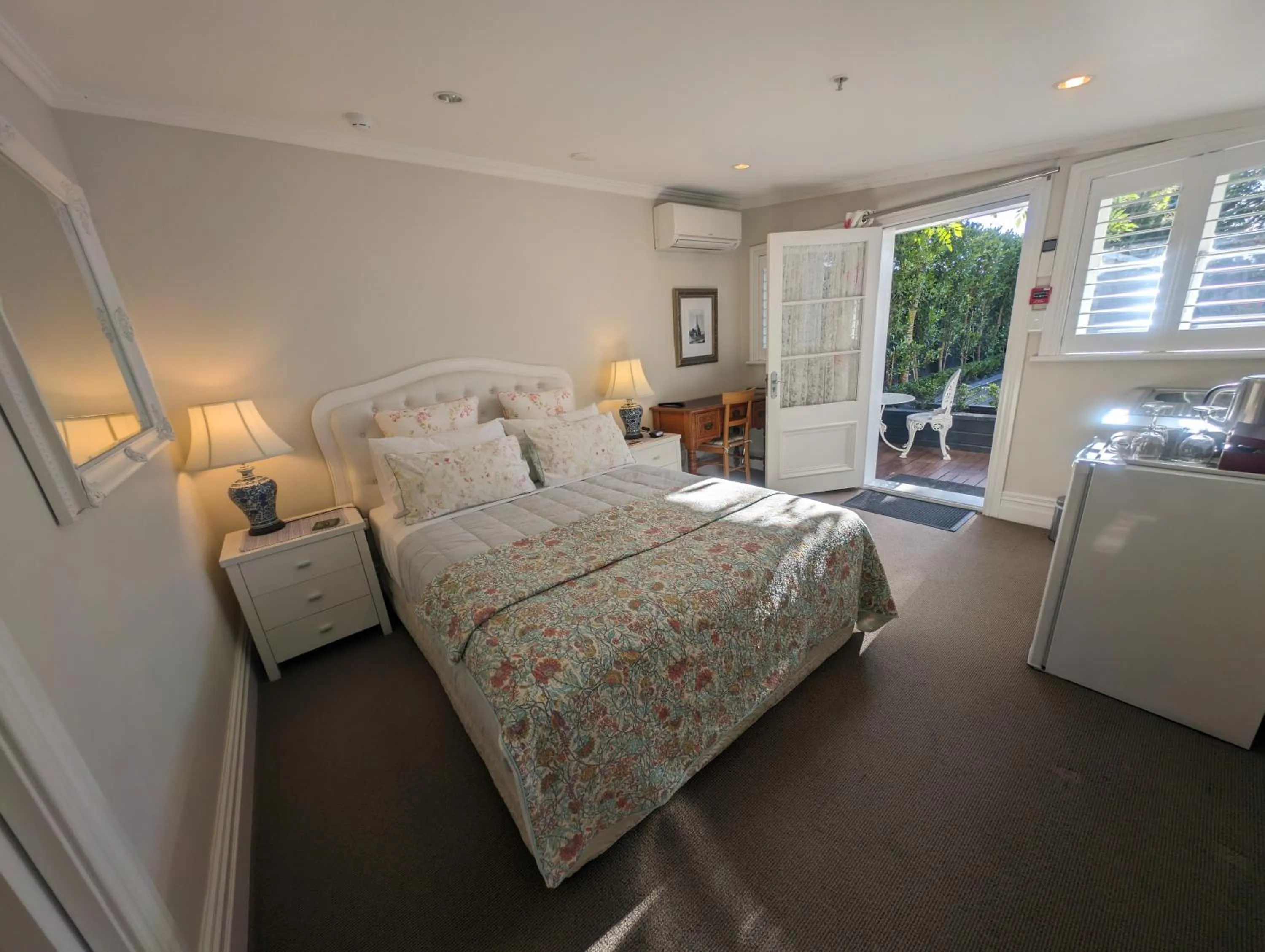 Bed in Ponsonby Manor