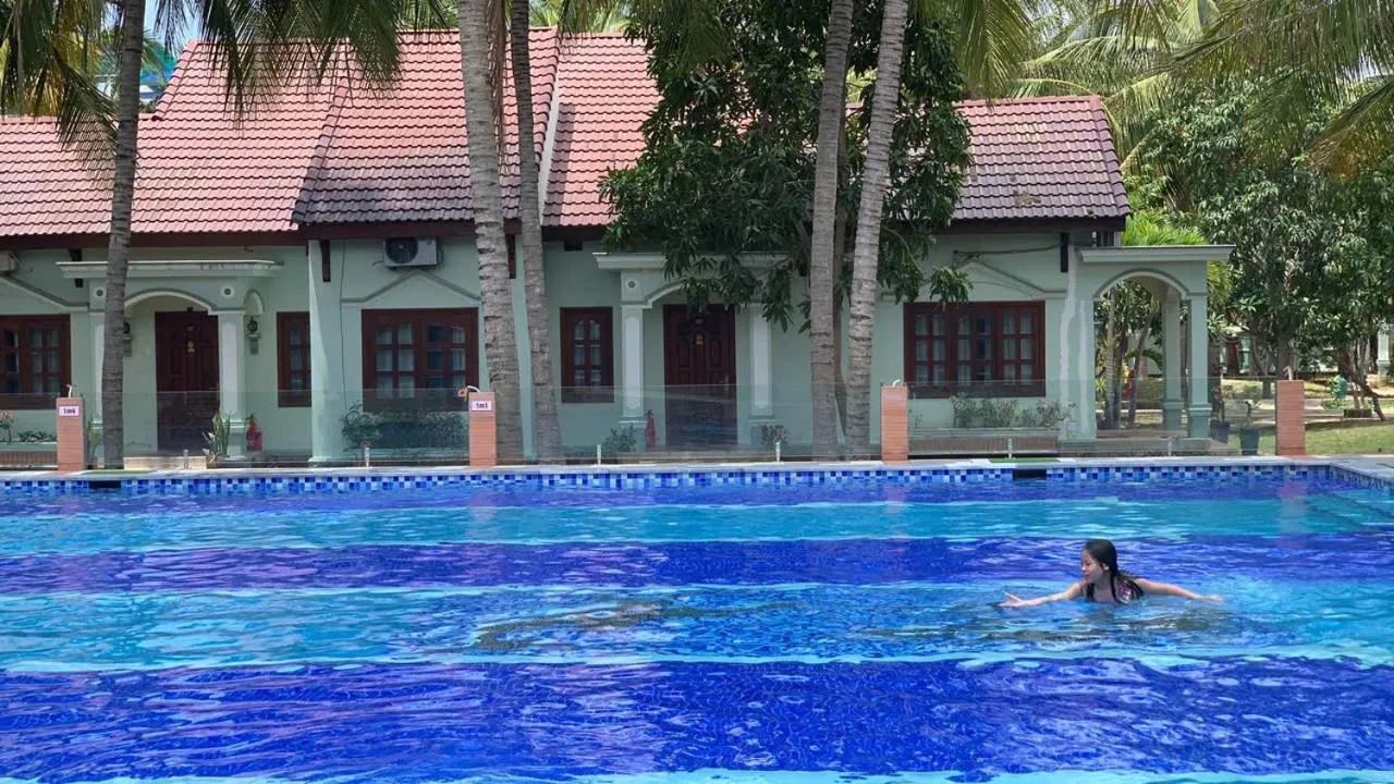 Swimming pool in Gold Rooster Resort